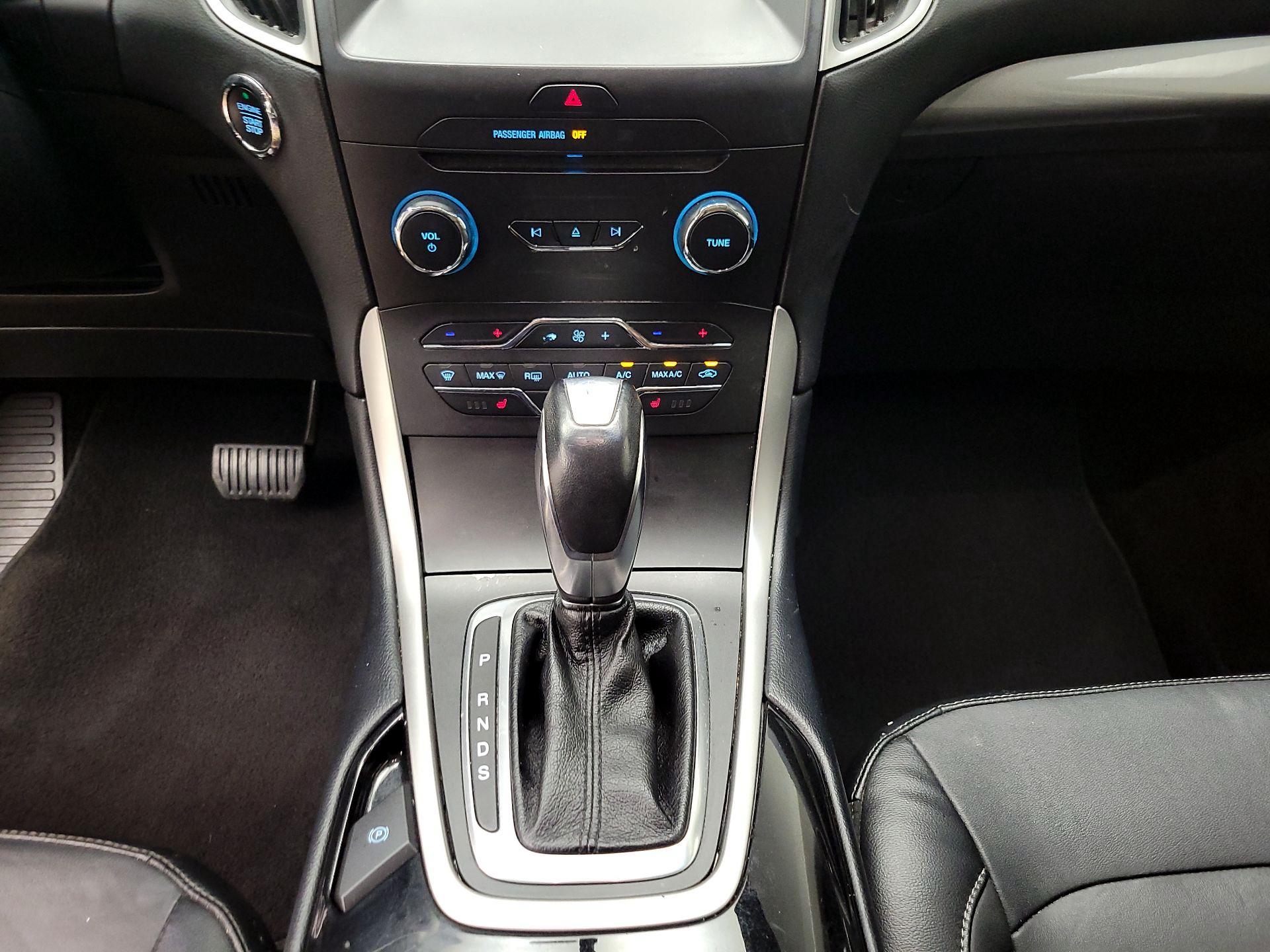 Thumbnail: 2017 Ford Edge - 18