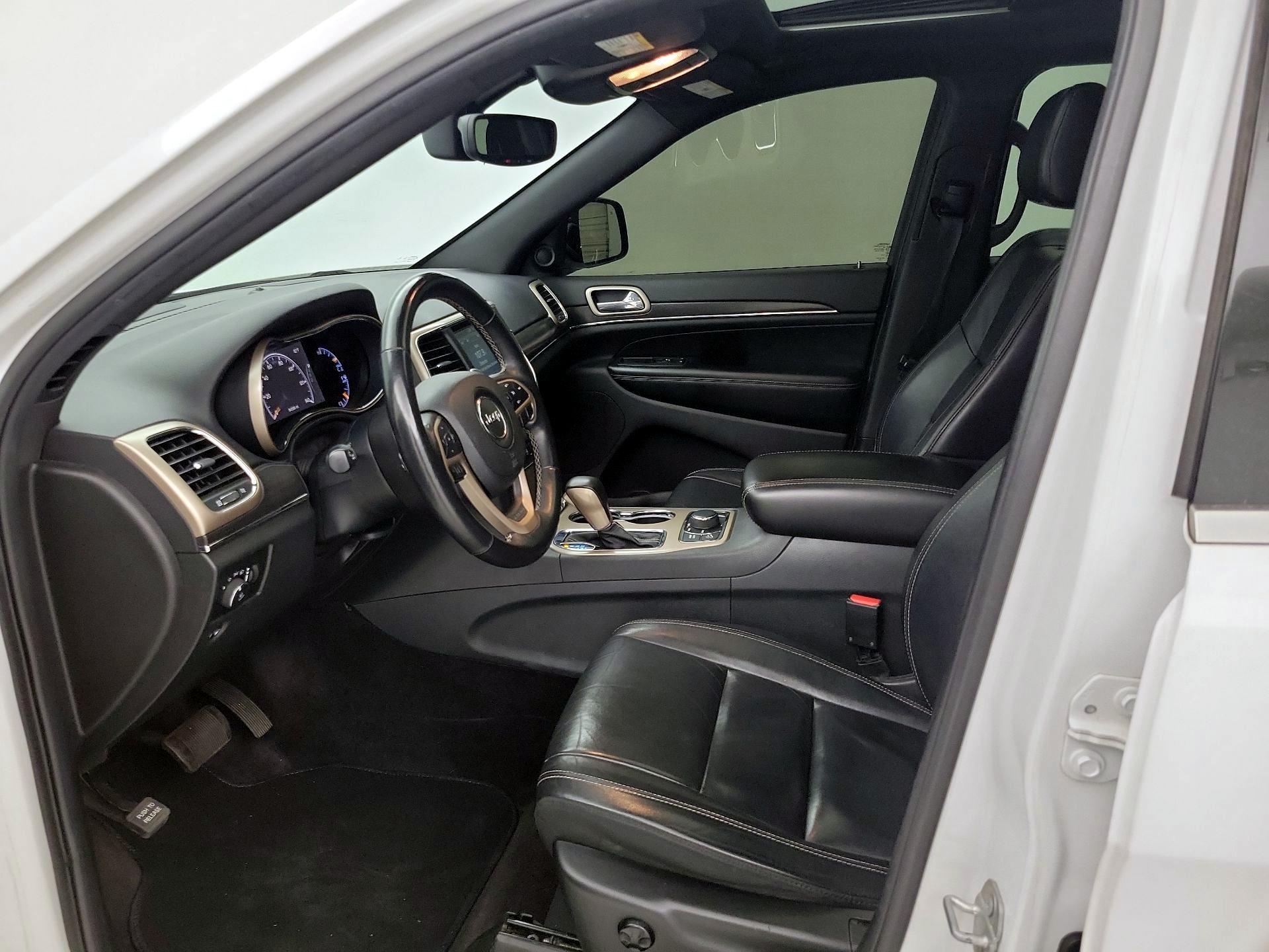 Thumbnail: 2017 Jeep Grand Cherokee - 9