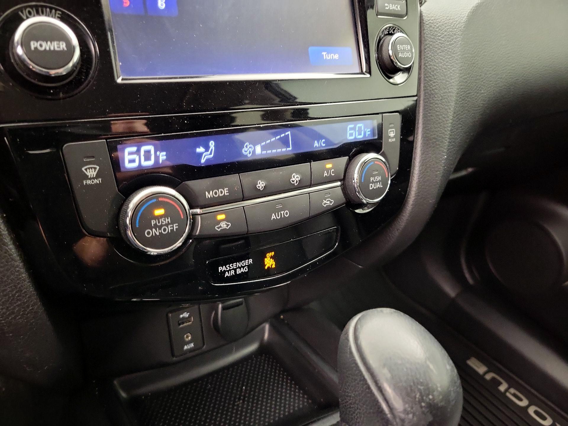 Thumbnail: 2014 Nissan Rogue - 15