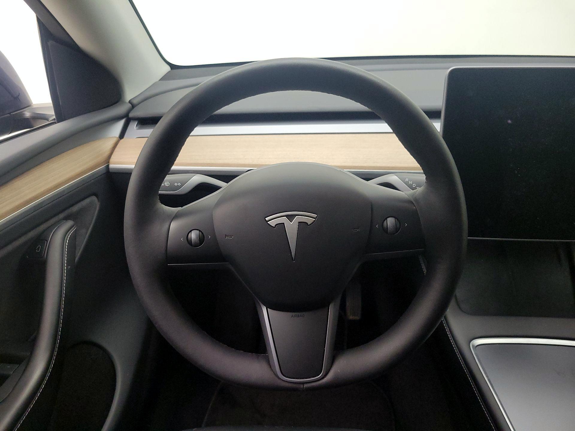 Thumbnail: 2023 Tesla Model Y - 10