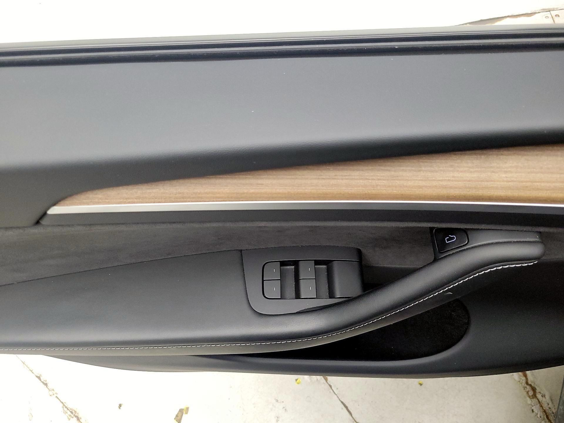 Thumbnail: 2023 Tesla Model Y - 12