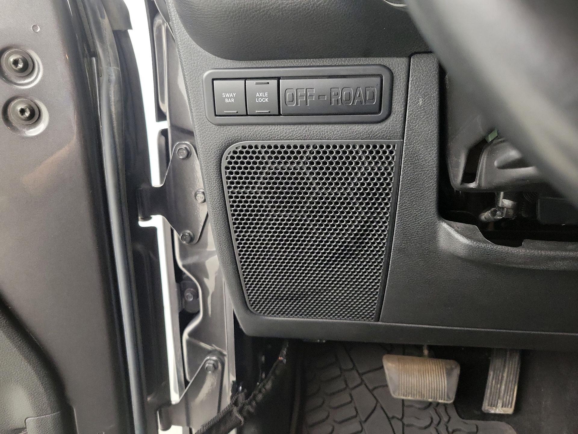 Thumbnail: 2016 Jeep Wrangler - 13