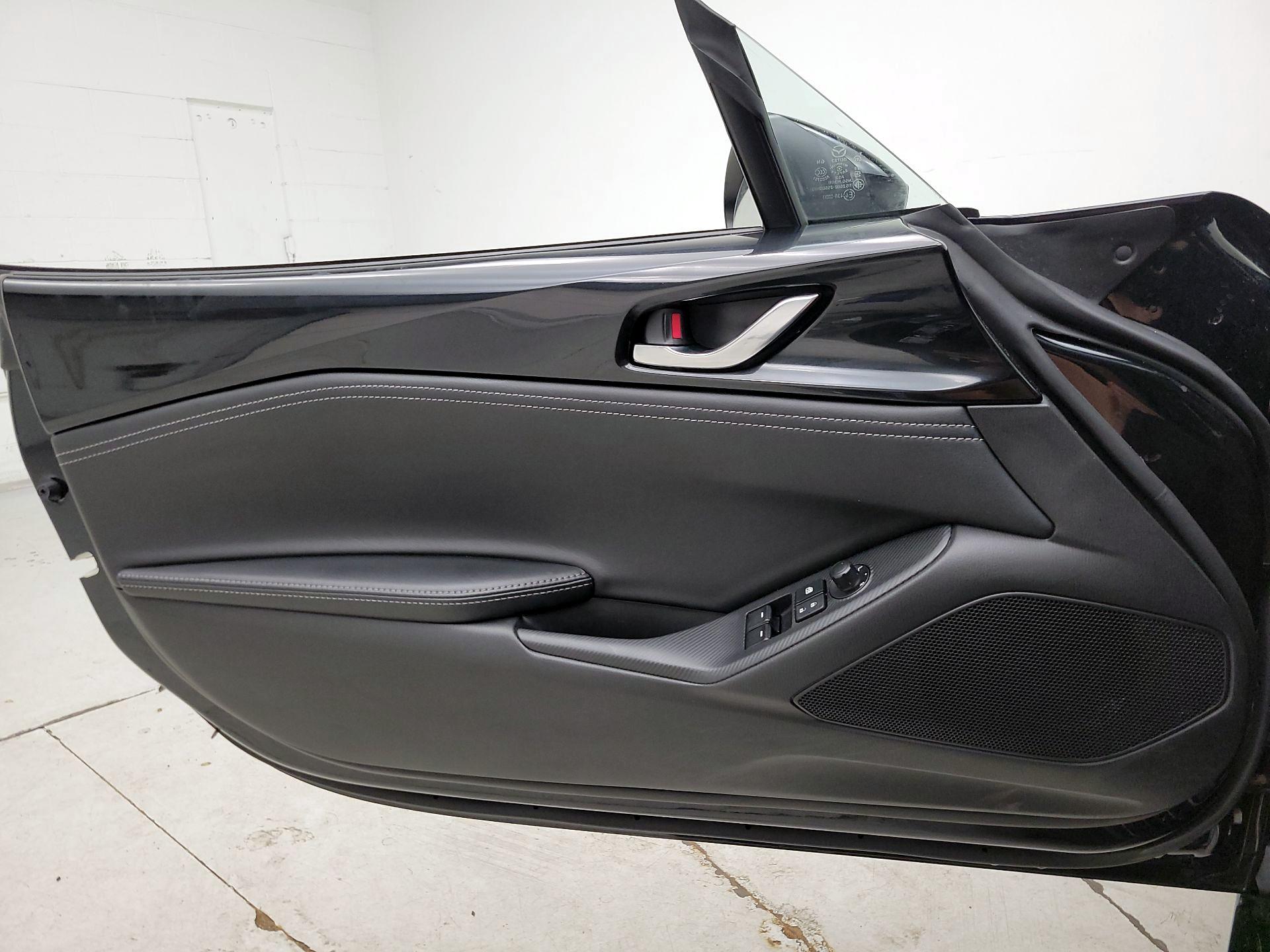 Thumbnail: 2022 Mazda MX-5 Miata - 12