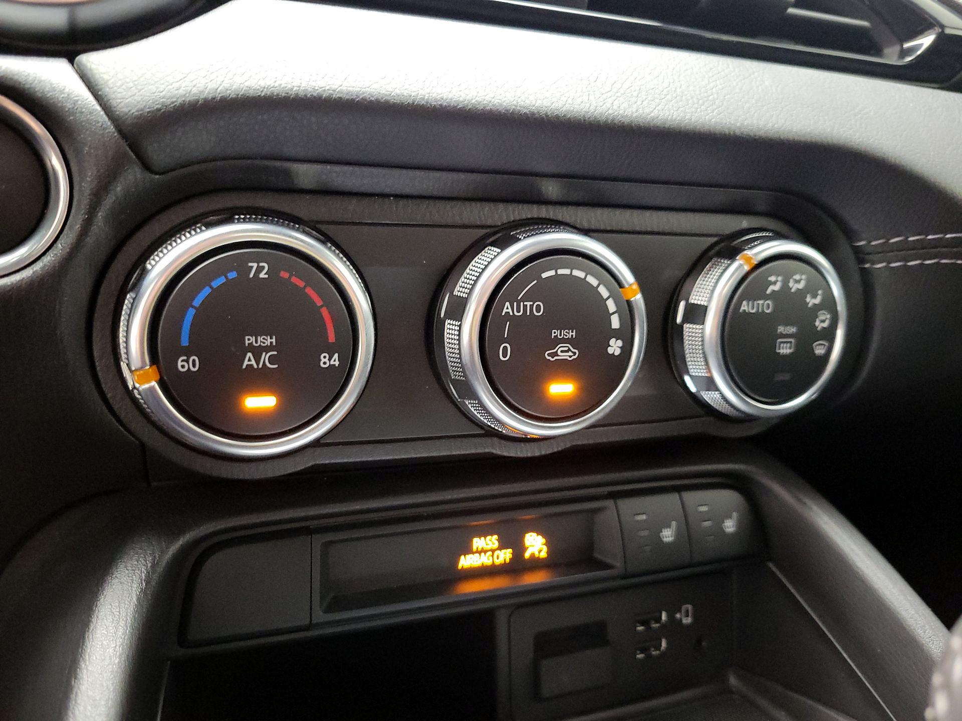 Thumbnail: 2022 Mazda MX-5 Miata - 17