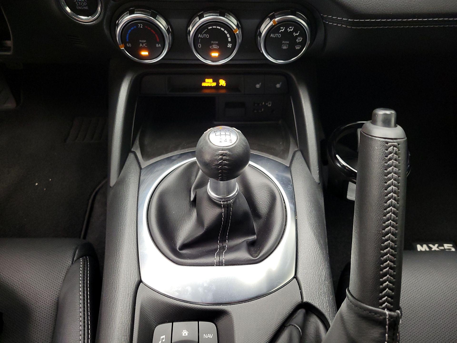 Thumbnail: 2022 Mazda MX-5 Miata - 18