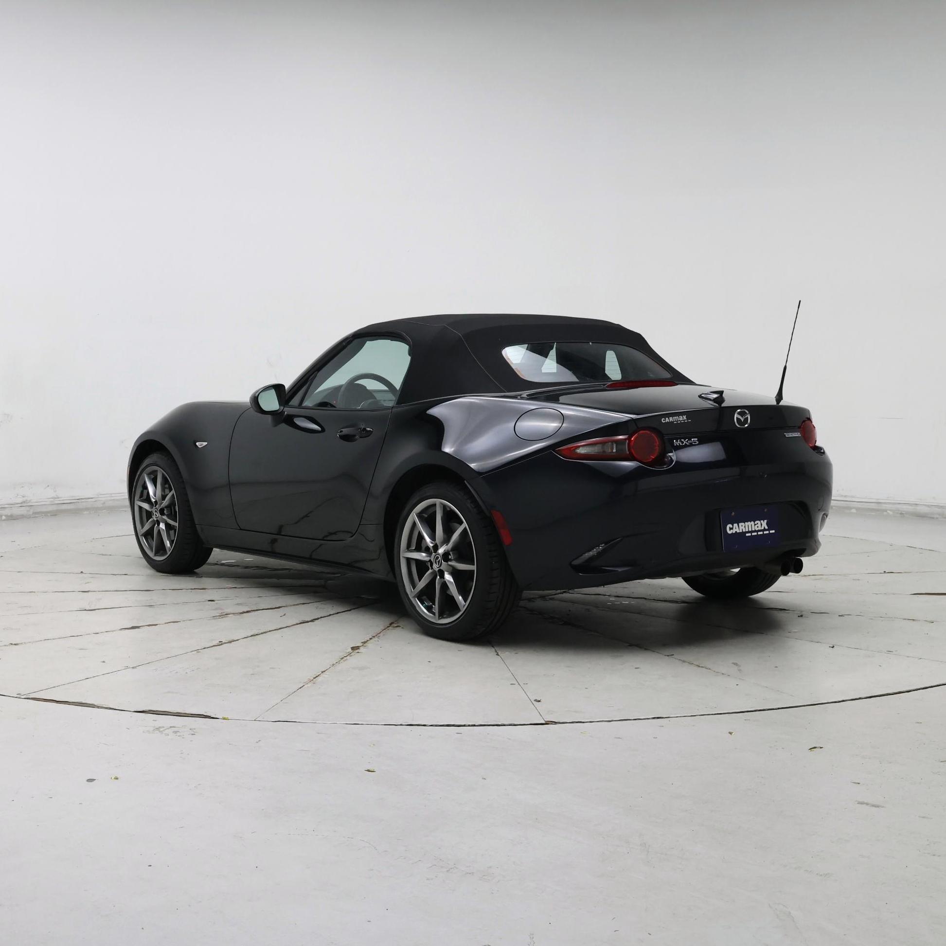 Thumbnail: 2022 Mazda MX-5 Miata - 2