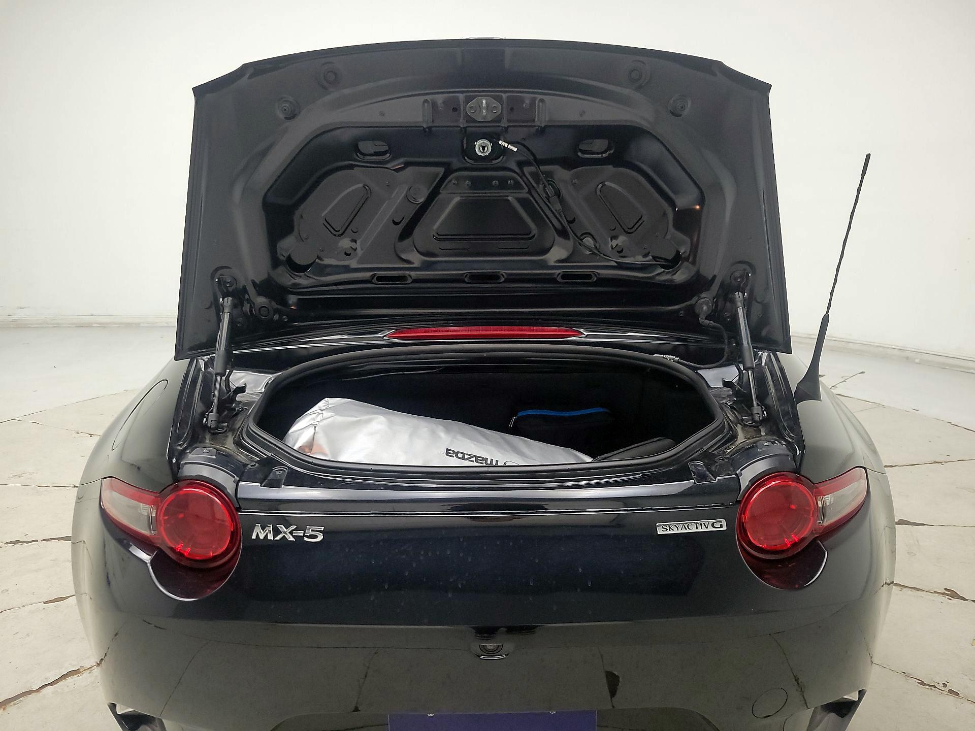 Thumbnail: 2022 Mazda MX-5 Miata - 20