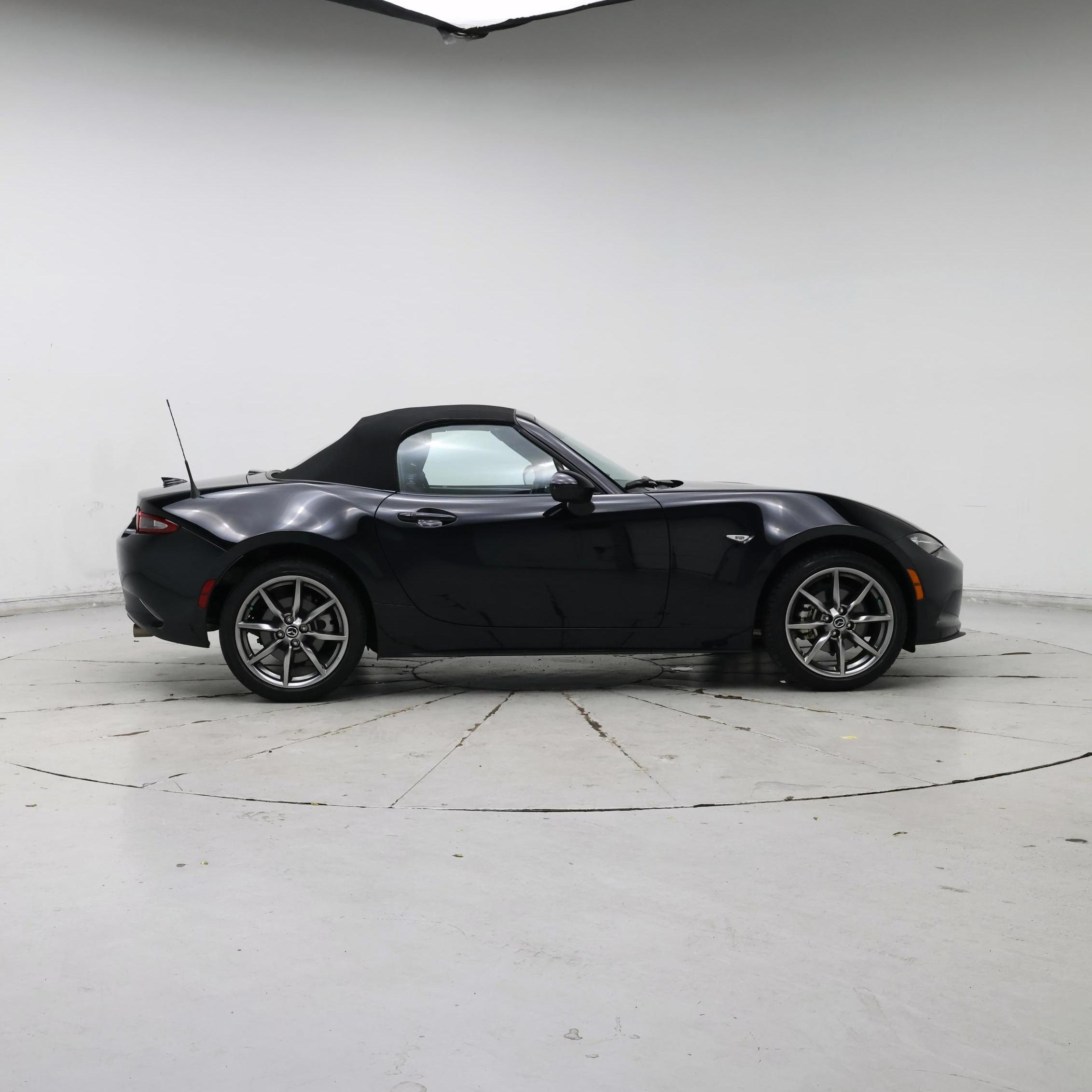 Thumbnail: 2022 Mazda MX-5 Miata - 7