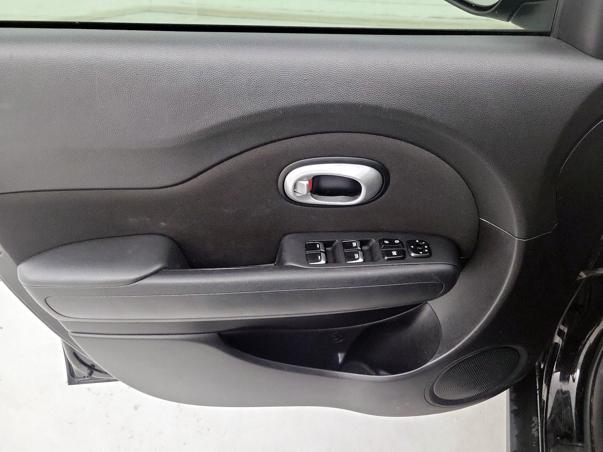 Thumbnail: 2019 Kia Soul - 12