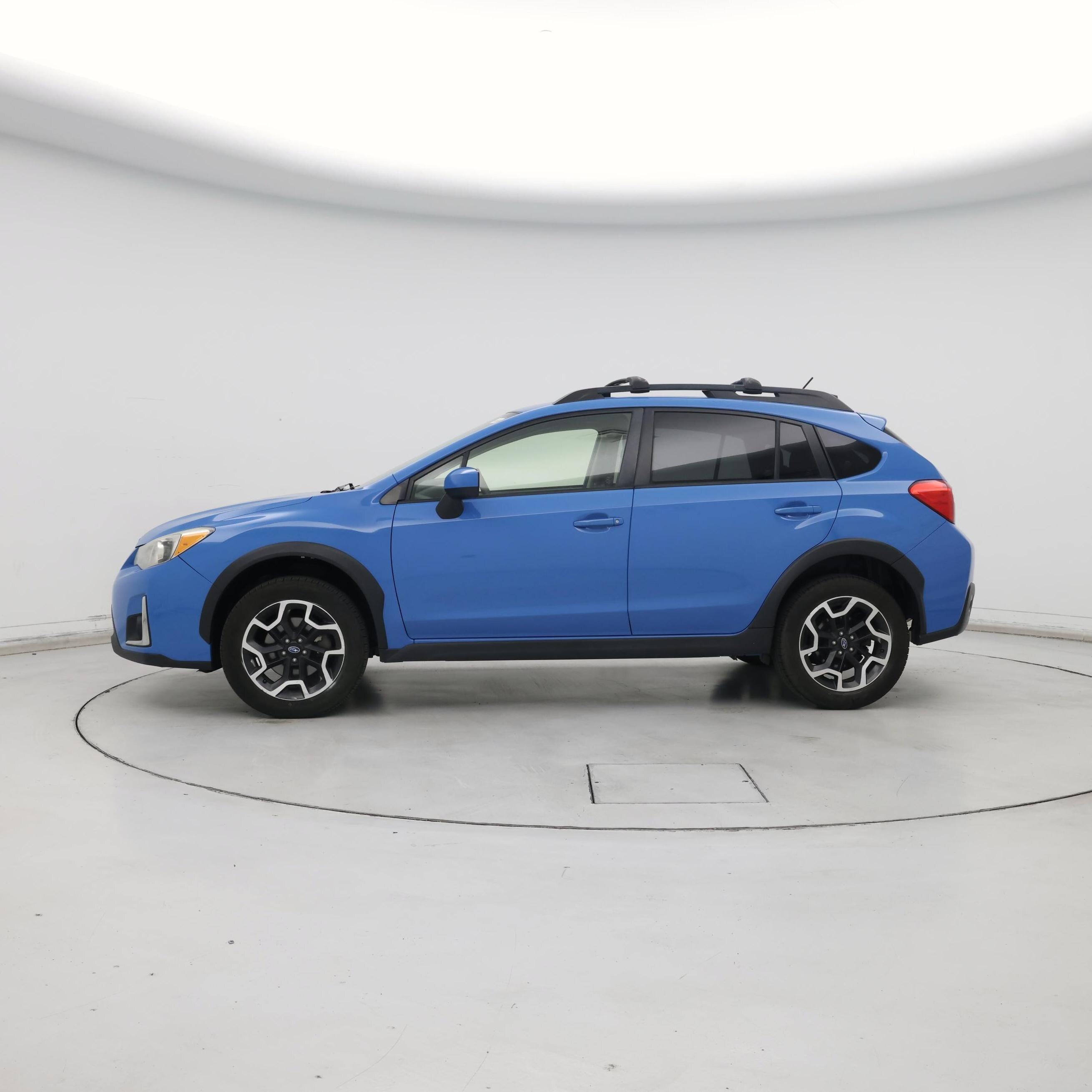 Thumbnail: 2017 Subaru Crosstrek - 3