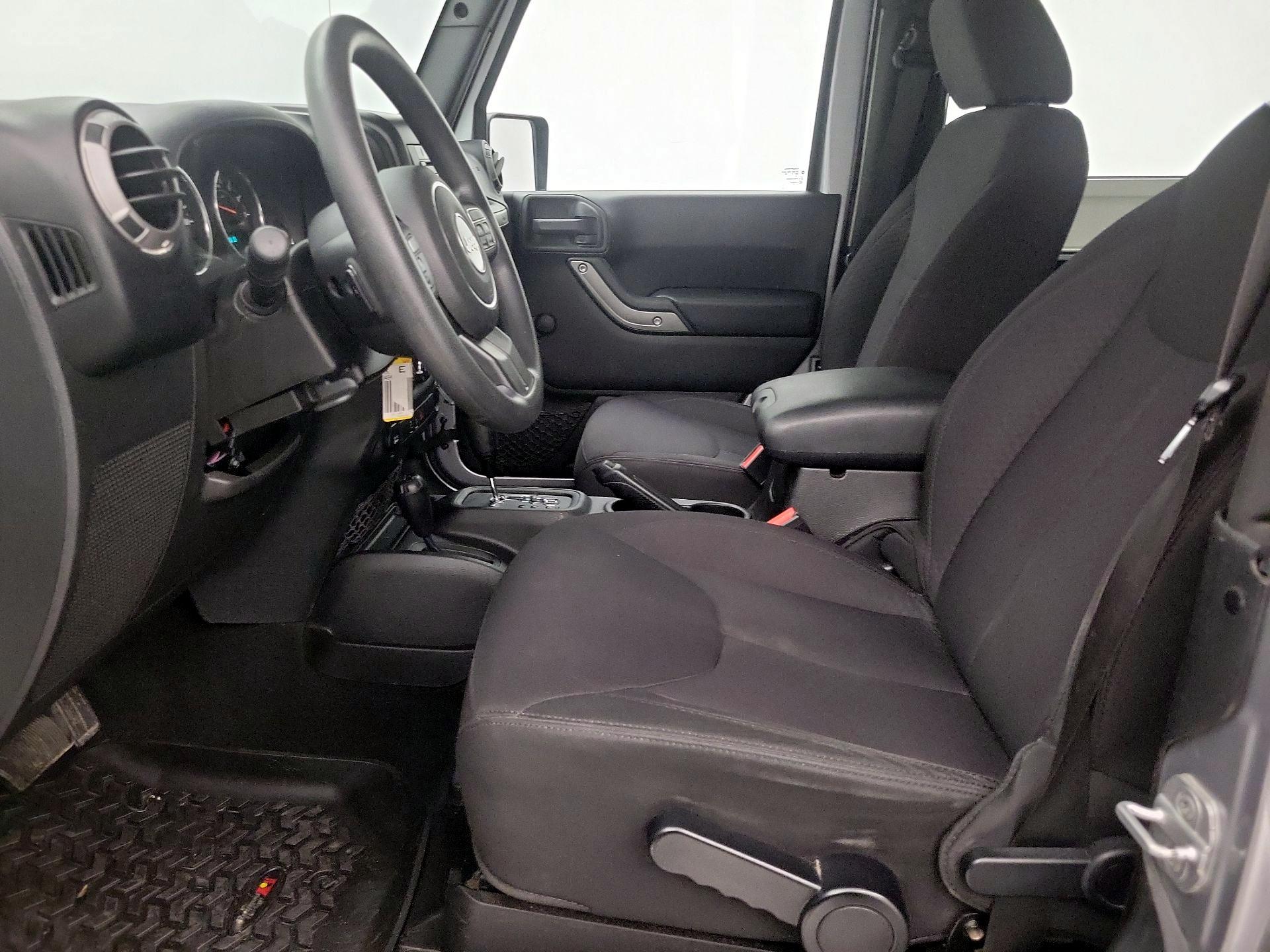 Thumbnail: 2013 Jeep Wrangler - 9