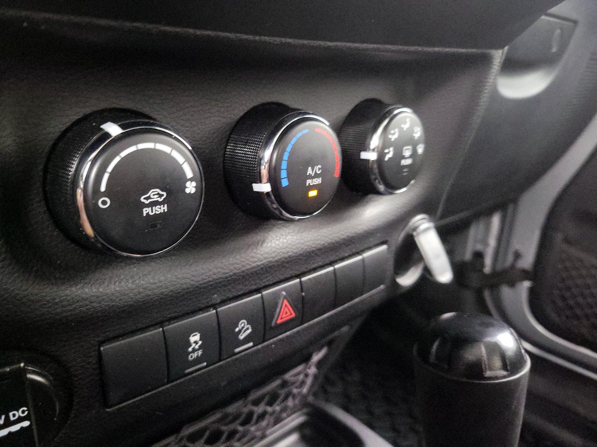 Thumbnail: 2013 Jeep Wrangler - 12
