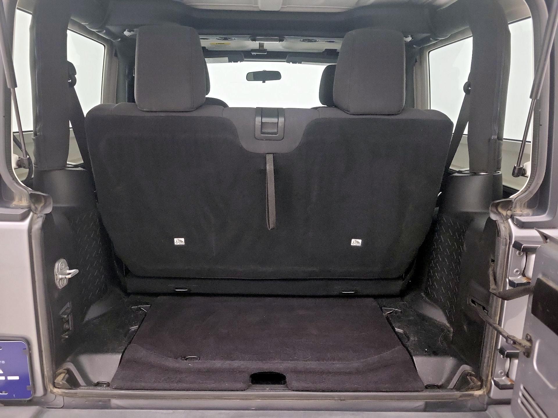 Thumbnail: 2013 Jeep Wrangler - 15
