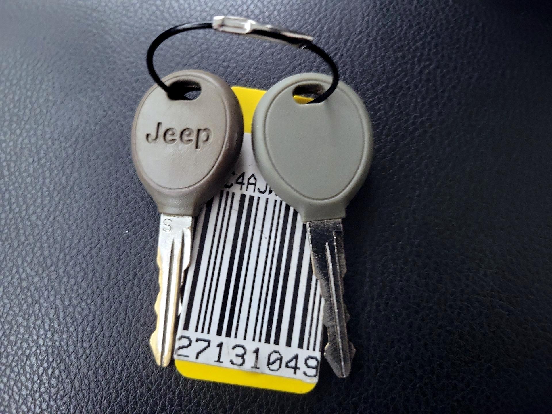 Thumbnail: 2013 Jeep Wrangler - 18