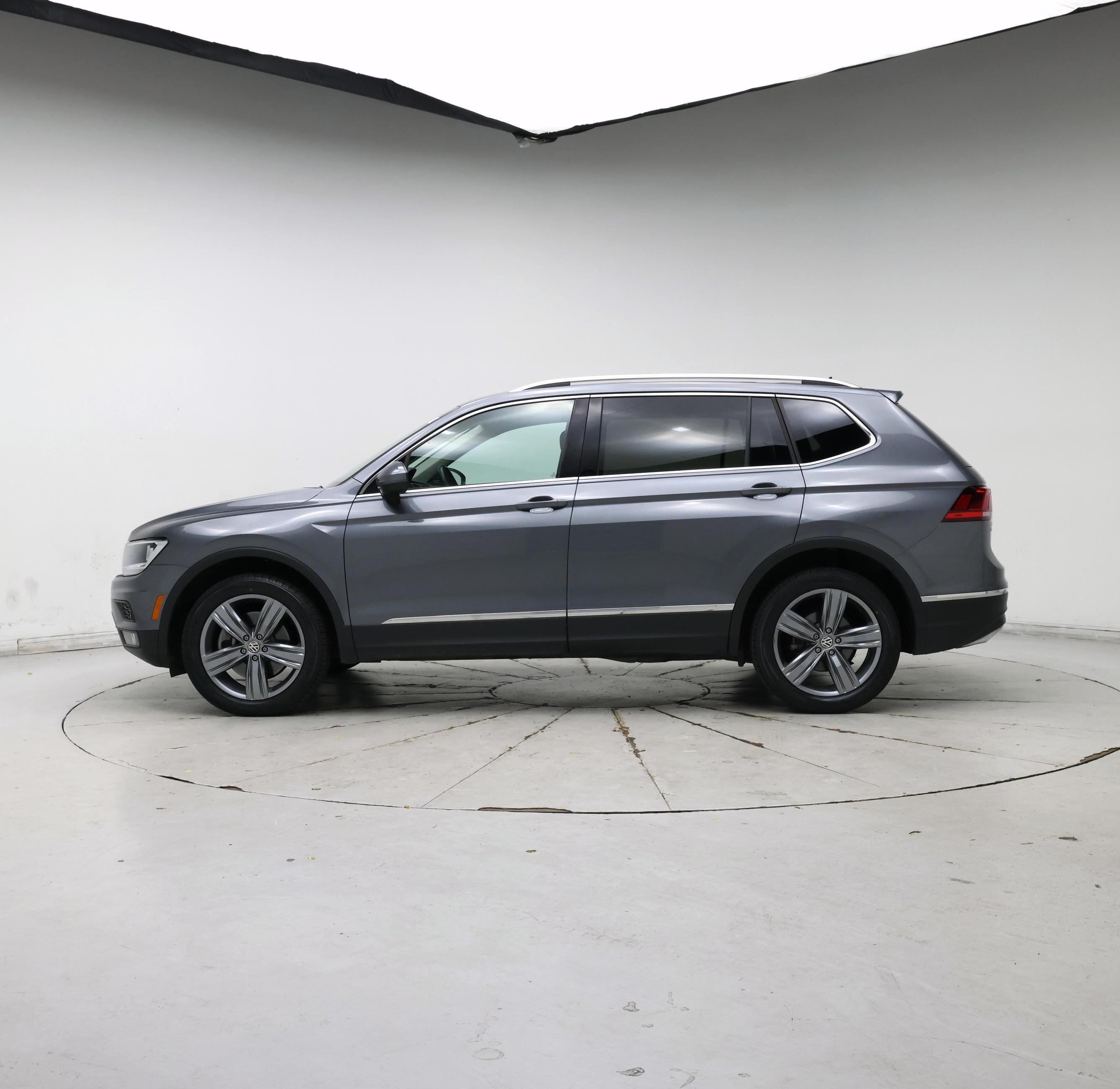 Thumbnail: 2020 Volkswagen Tiguan - 3