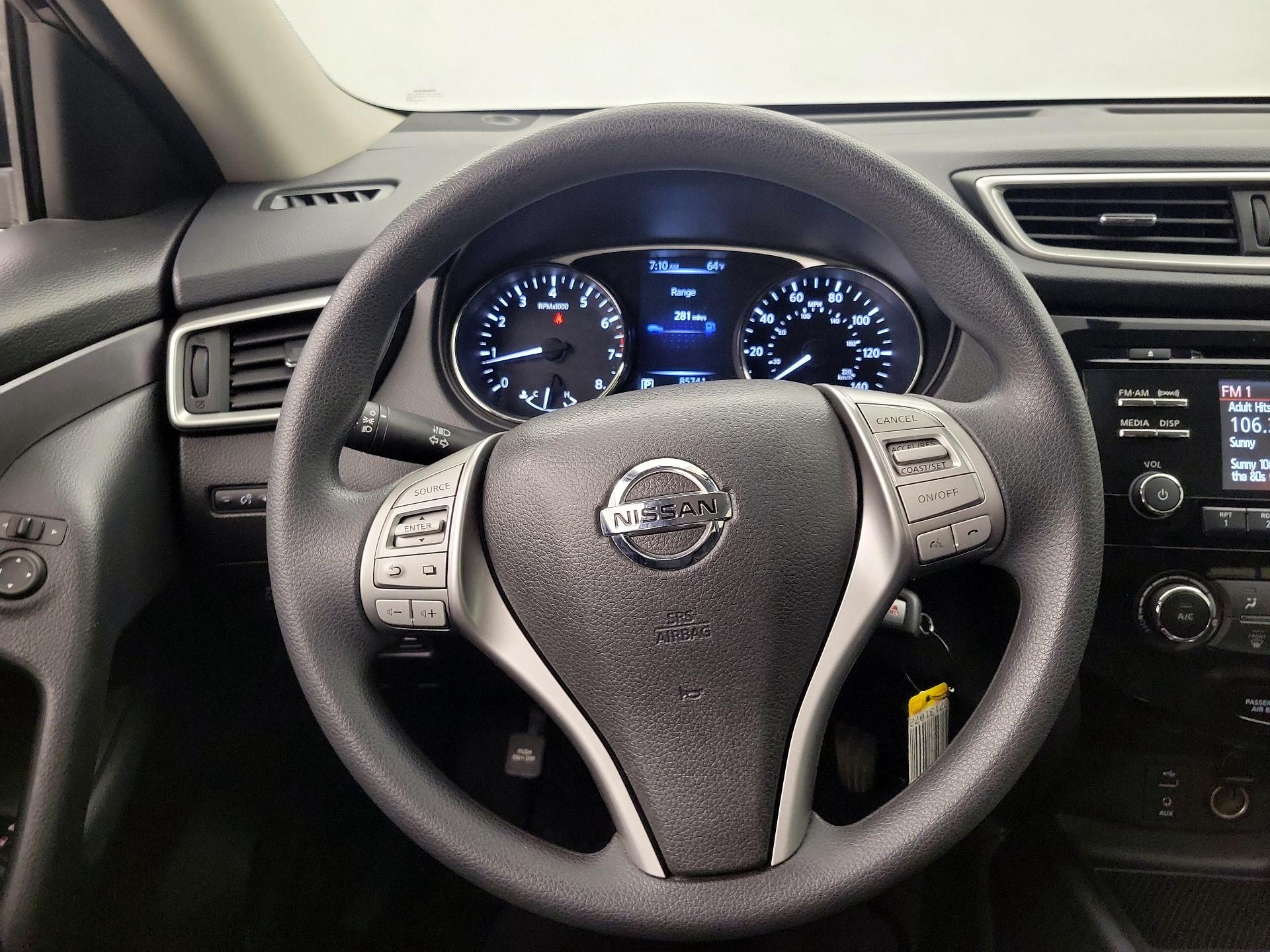 Thumbnail: 2016 Nissan Rogue - 10