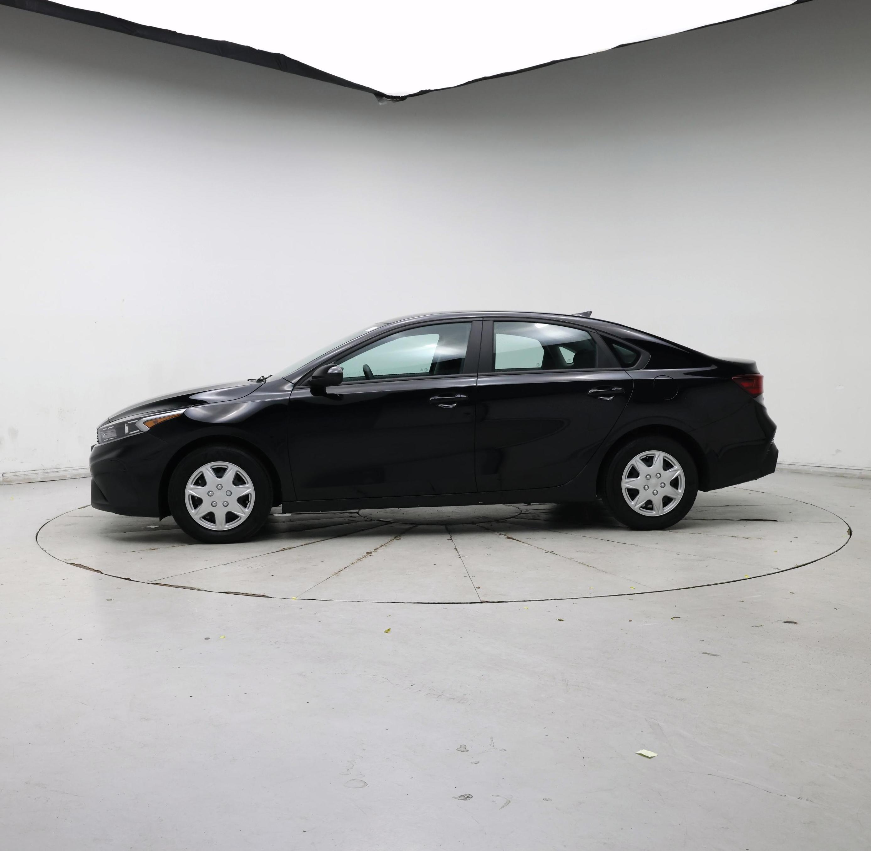 Thumbnail: 2023 Kia Forte - 3