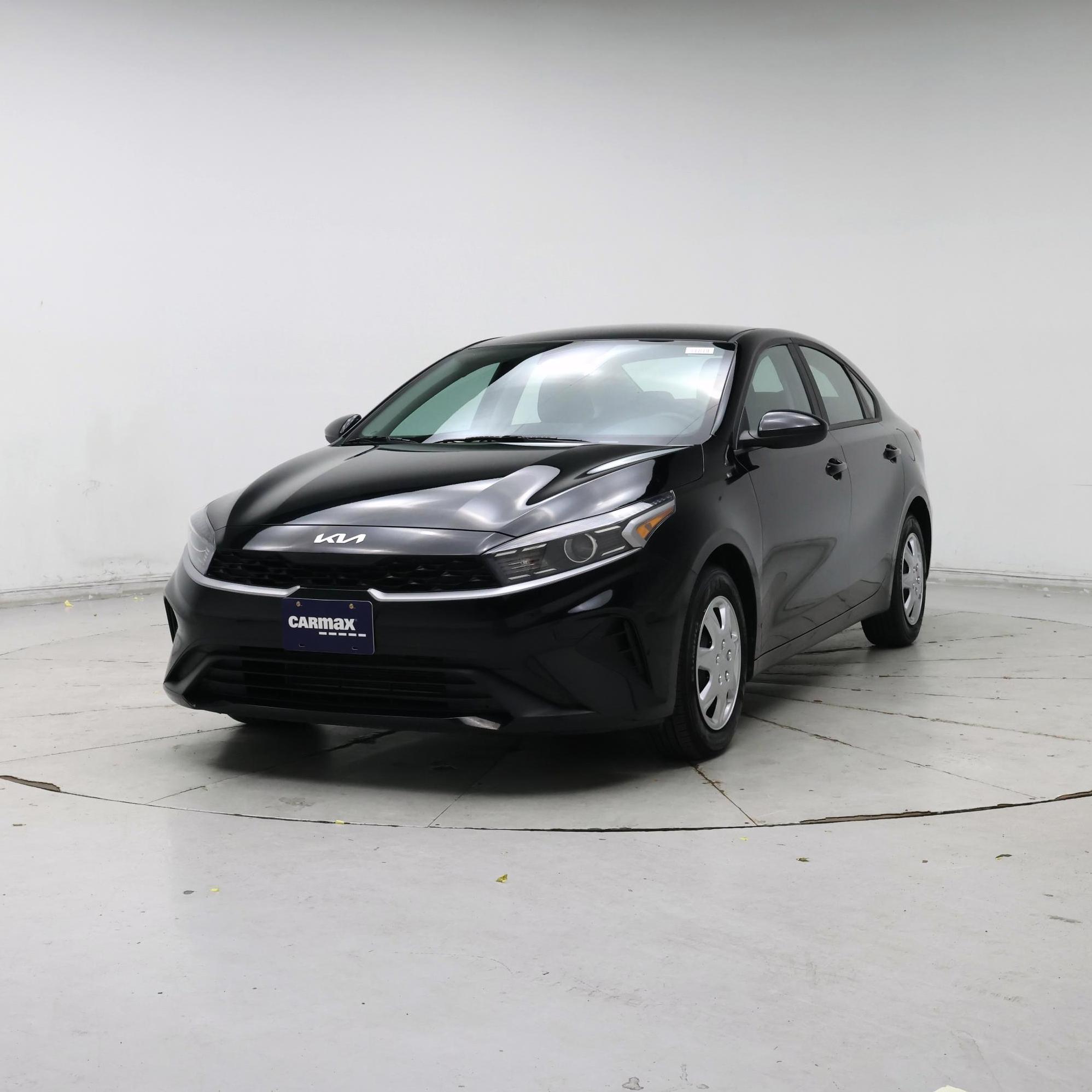 Thumbnail: 2023 Kia Forte - 4
