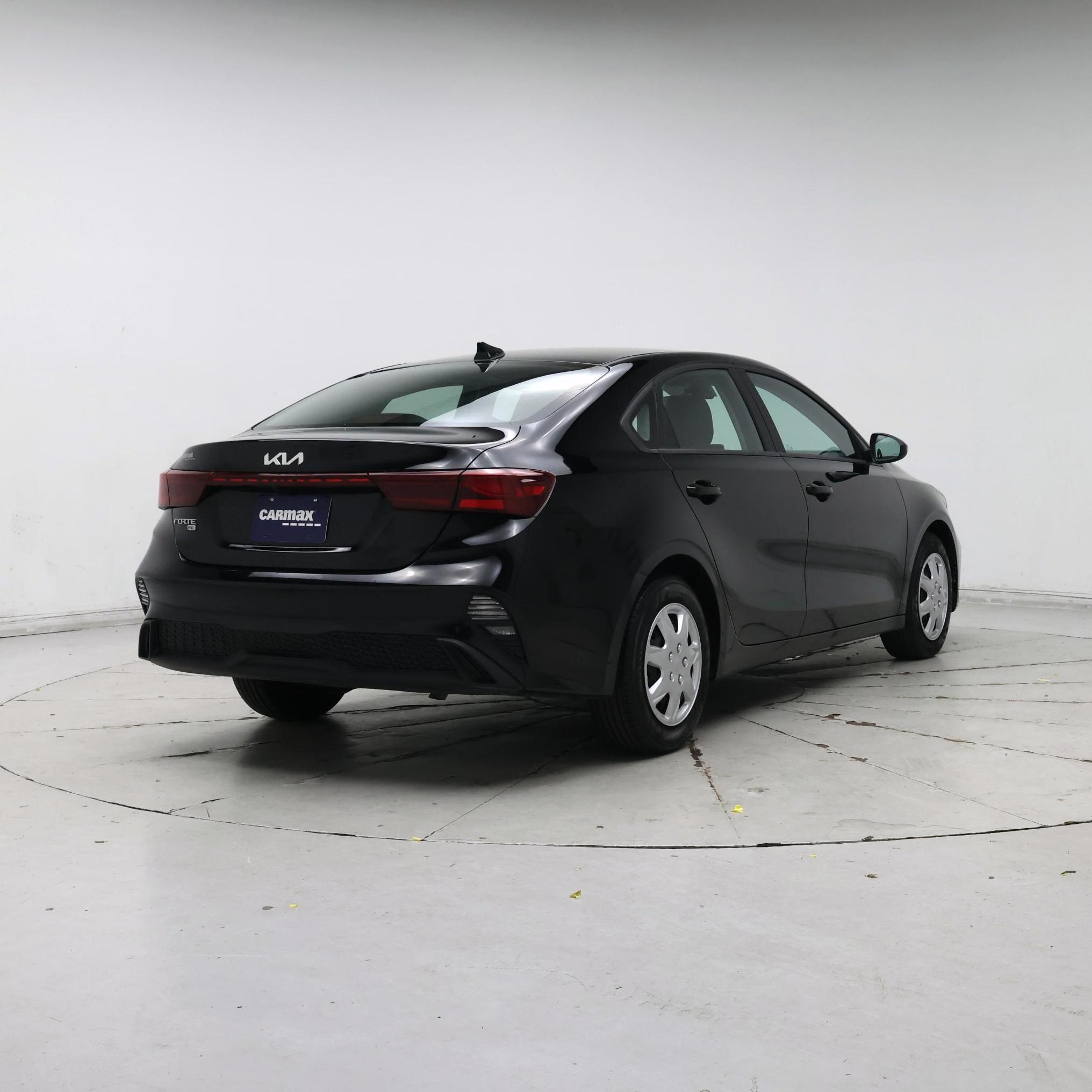 Thumbnail: 2023 Kia Forte - 8
