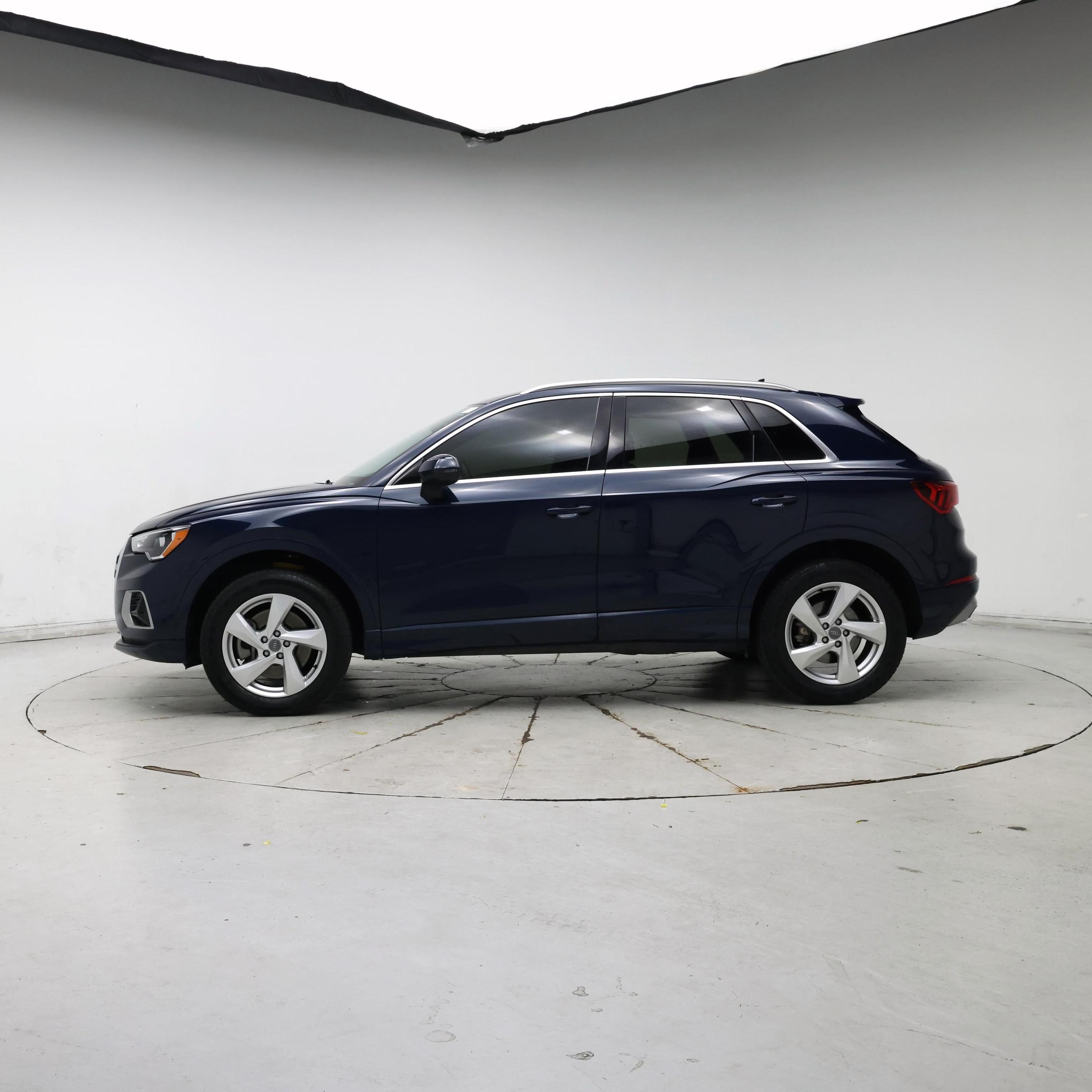Thumbnail: 2020 Audi Q3 - 3