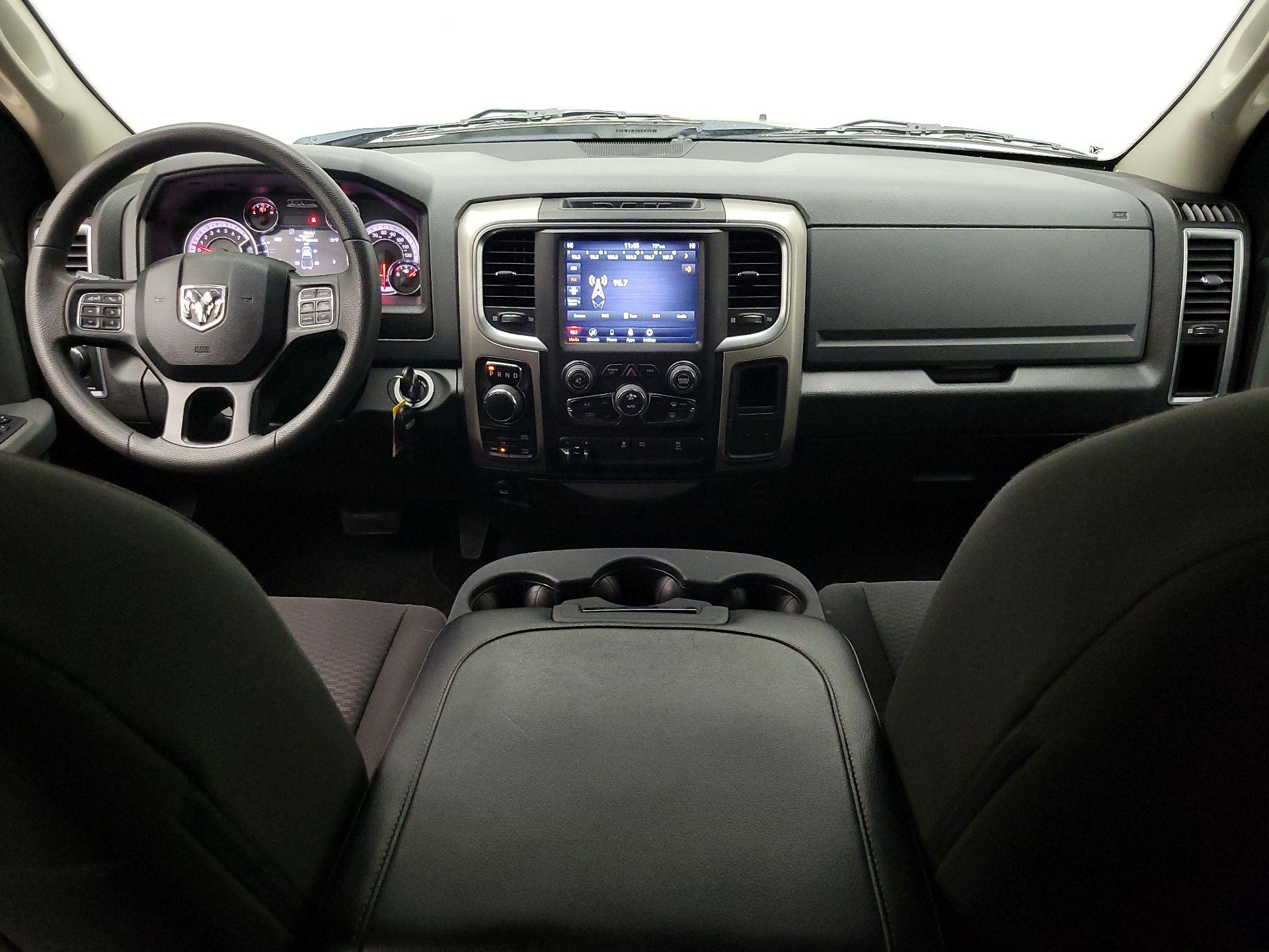 Thumbnail: 2019 RAM 1500 Classic - 9