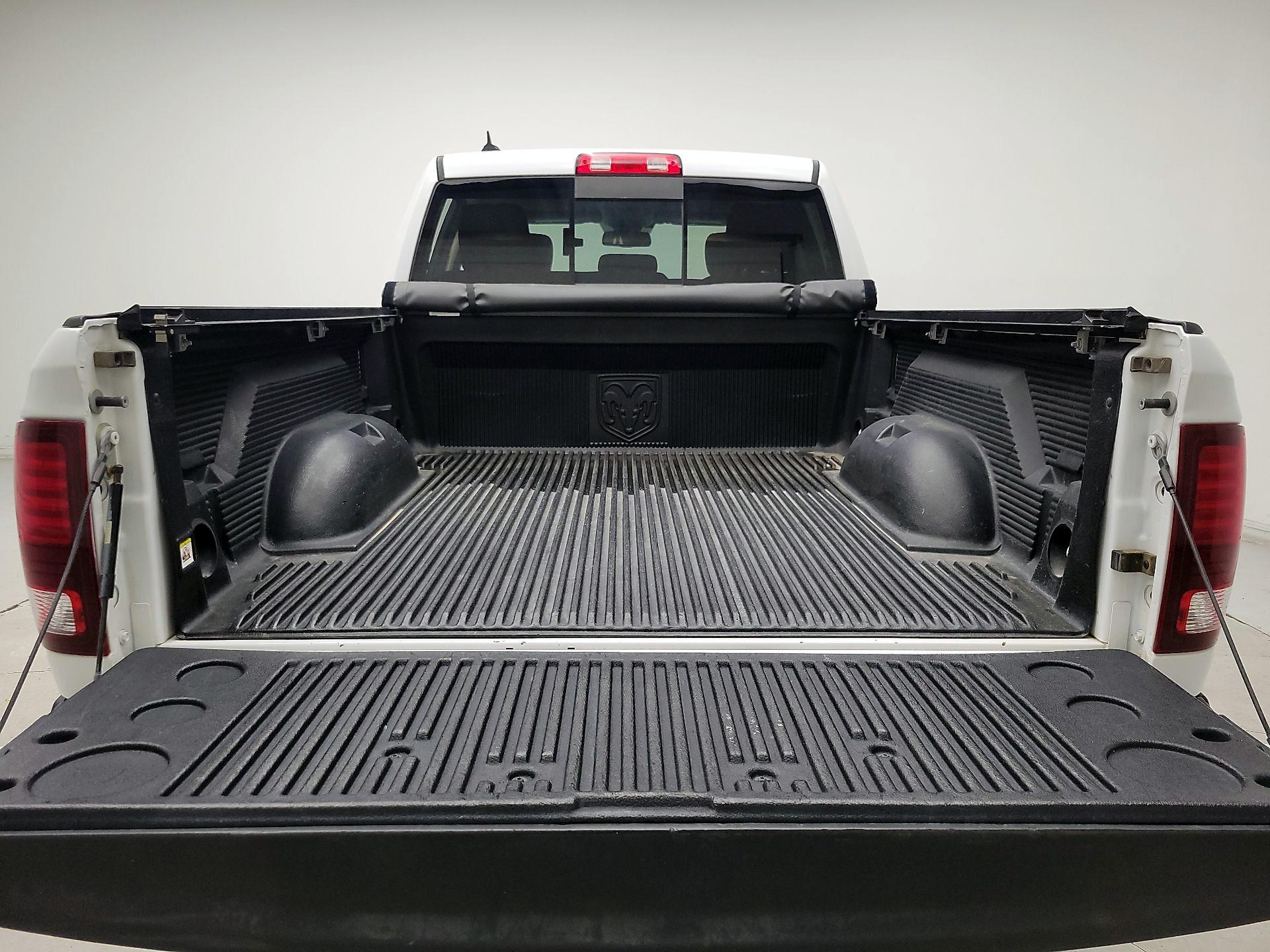 Thumbnail: 2019 RAM 1500 Classic - 20