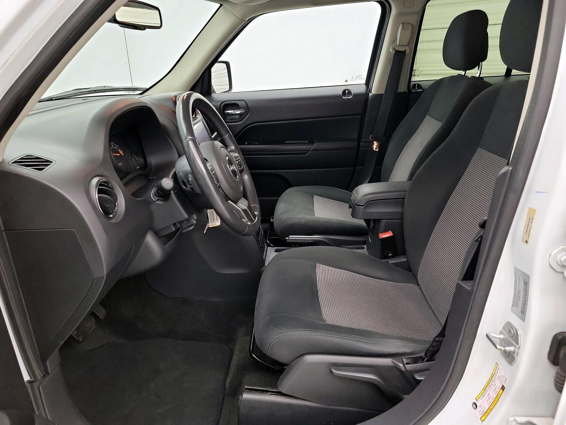 Thumbnail: 2014 Jeep Patriot - 11
