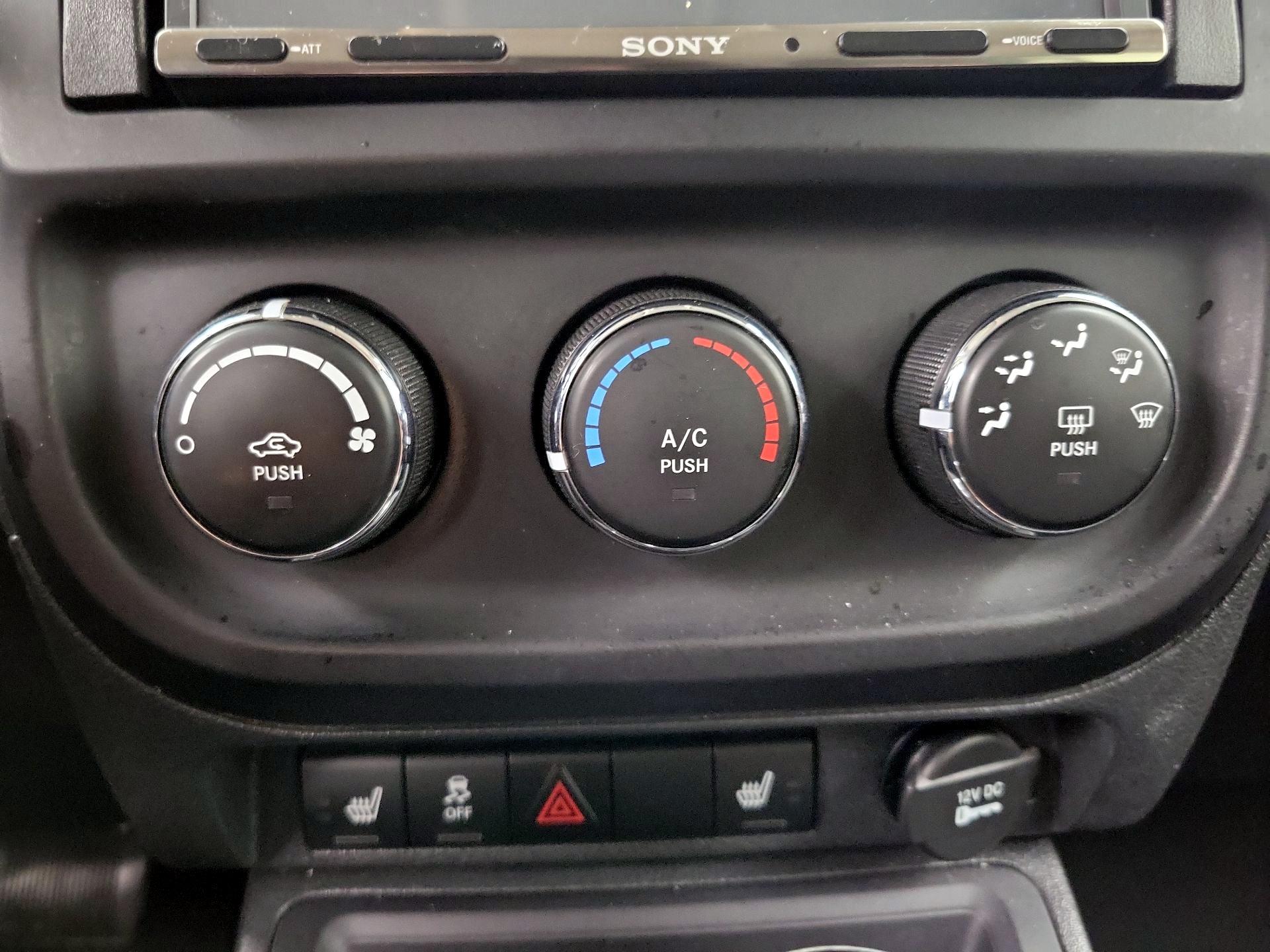 Thumbnail: 2014 Jeep Patriot - 14