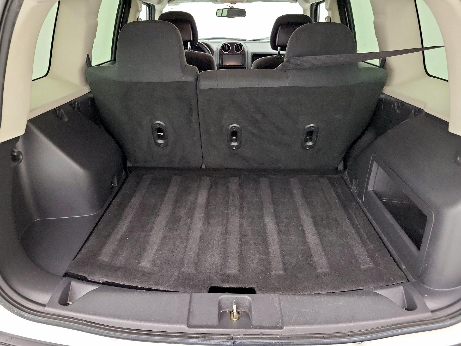 Thumbnail: 2014 Jeep Patriot - 17