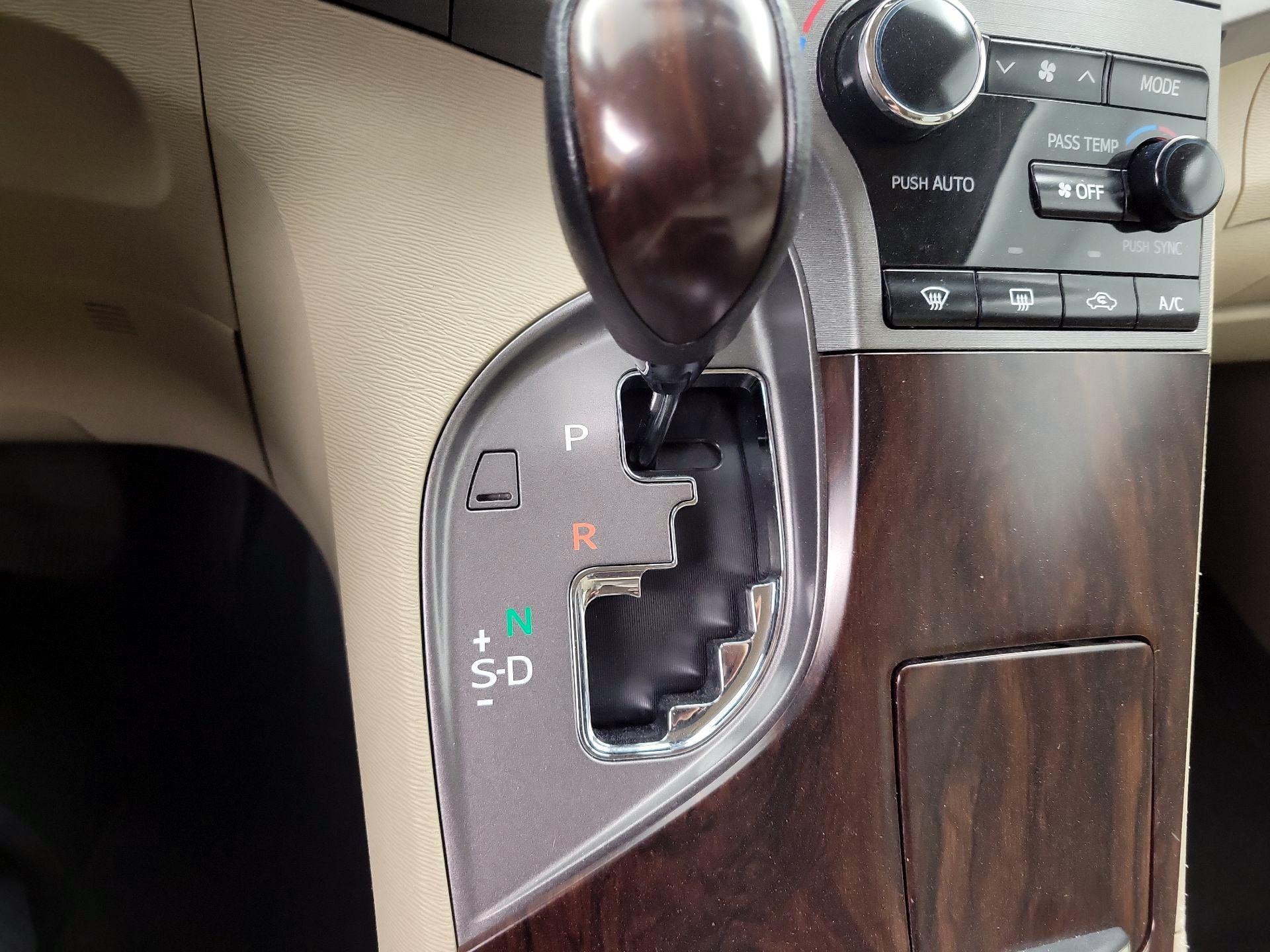 Thumbnail: 2014 Toyota Venza - 17