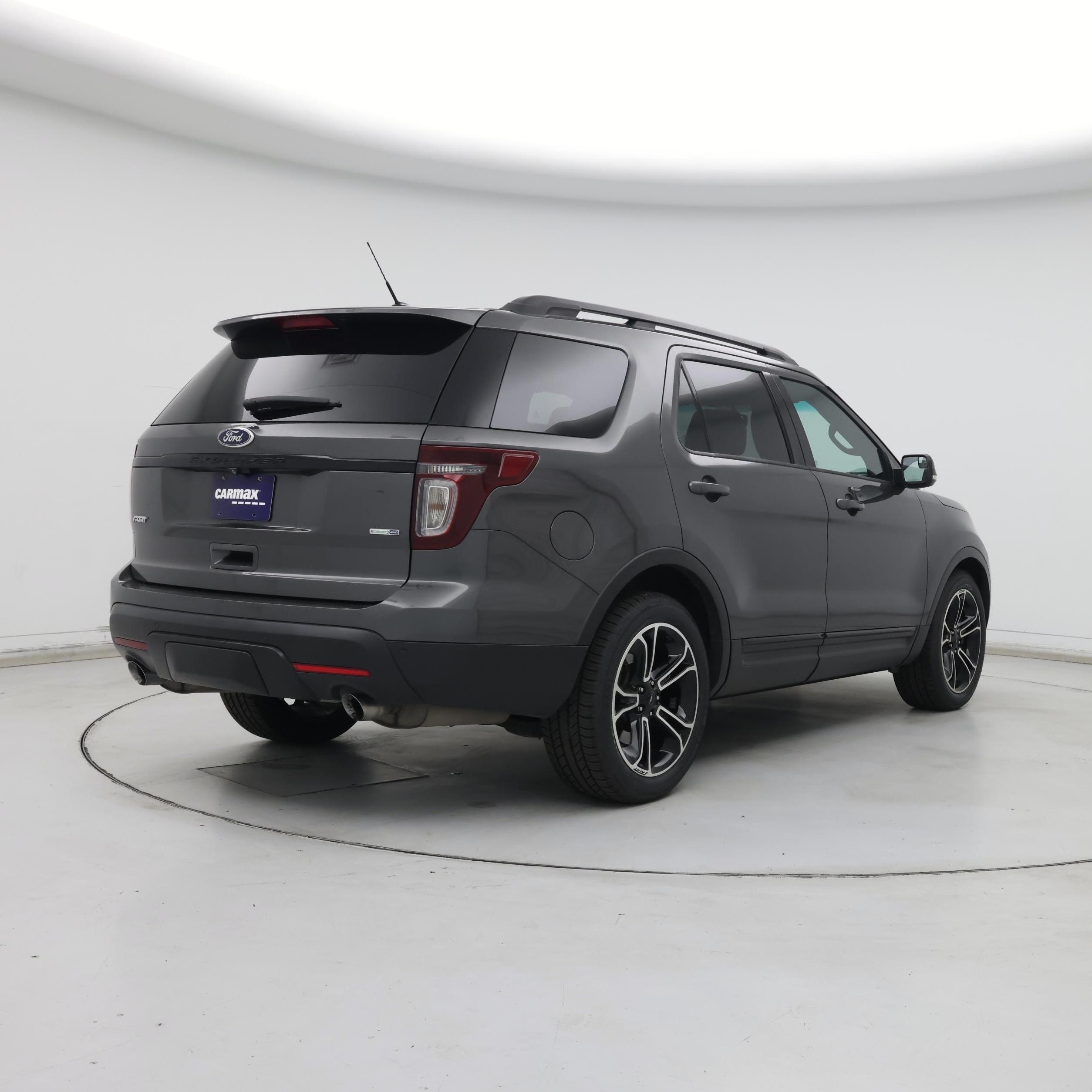 Thumbnail: 2015 Ford Explorer - 8