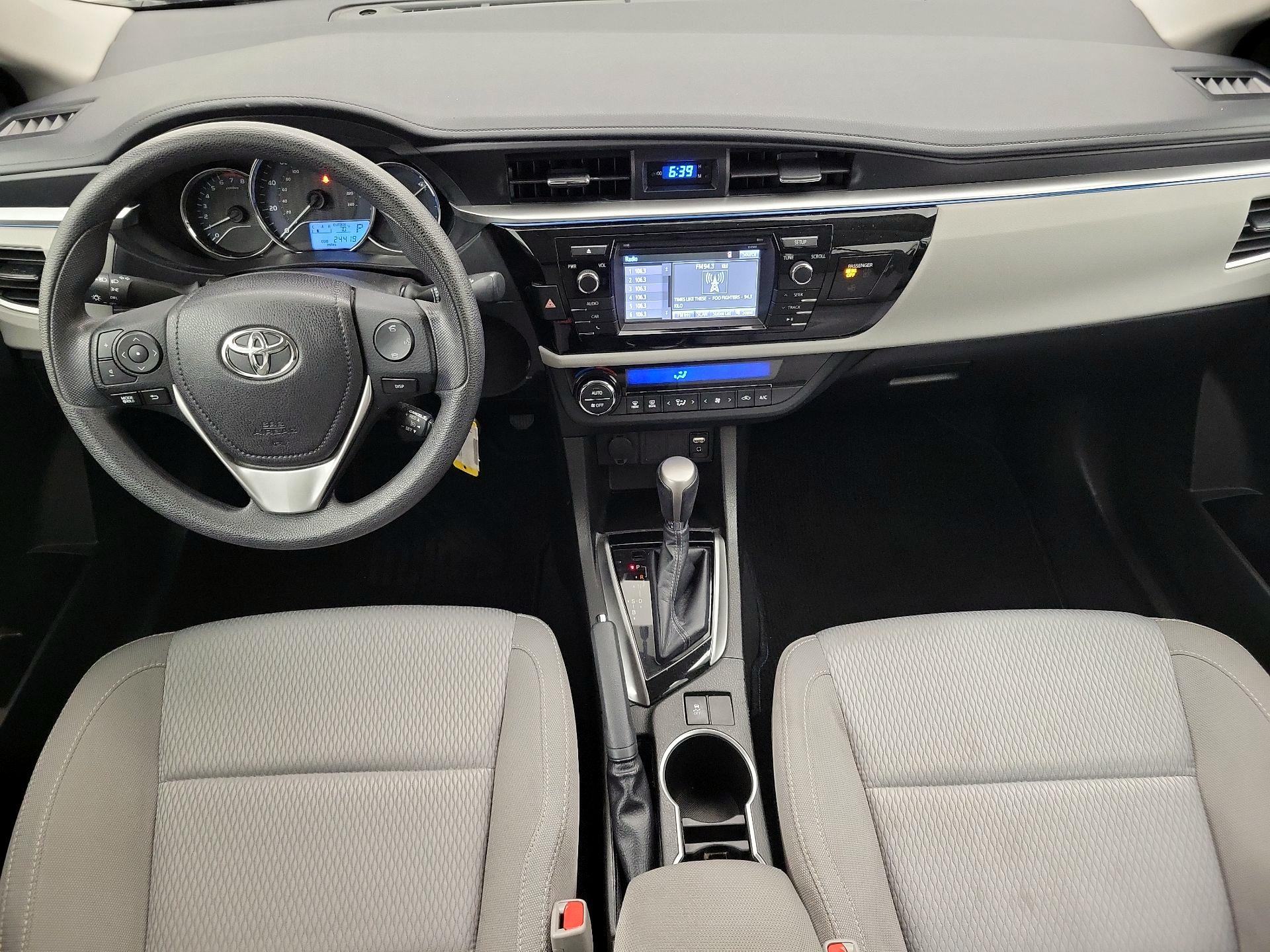 Thumbnail: 2015 Toyota Corolla - 9