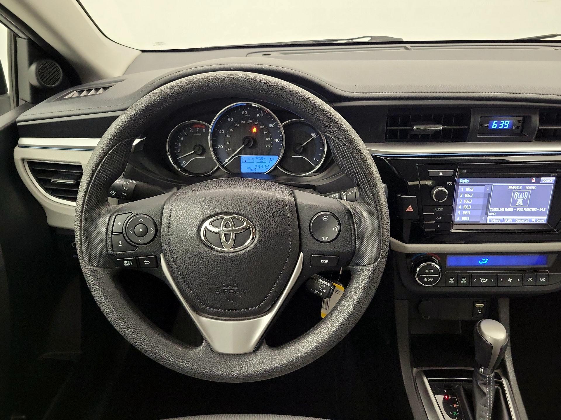 Thumbnail: 2015 Toyota Corolla - 10