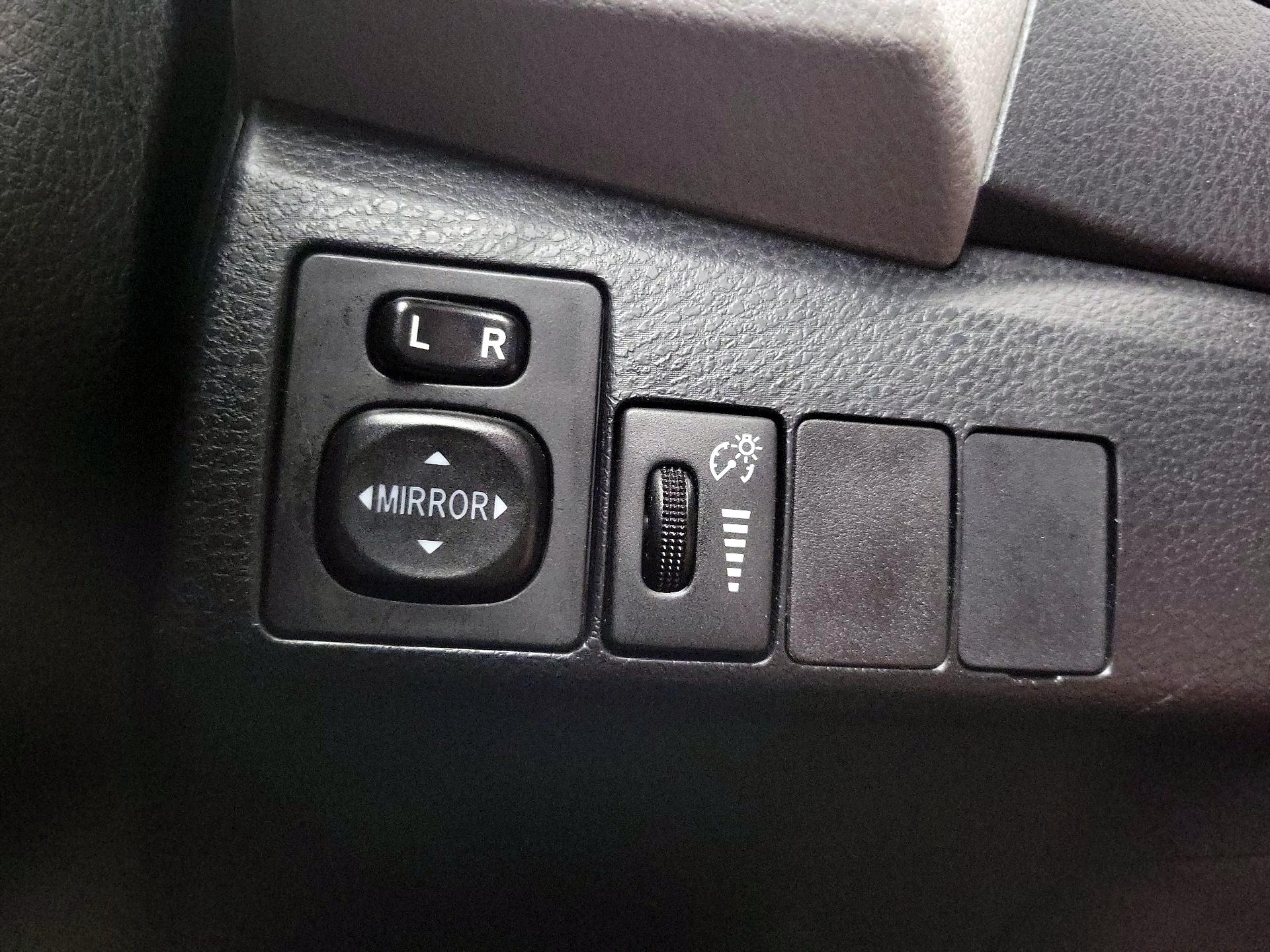 Thumbnail: 2015 Toyota Corolla - 13