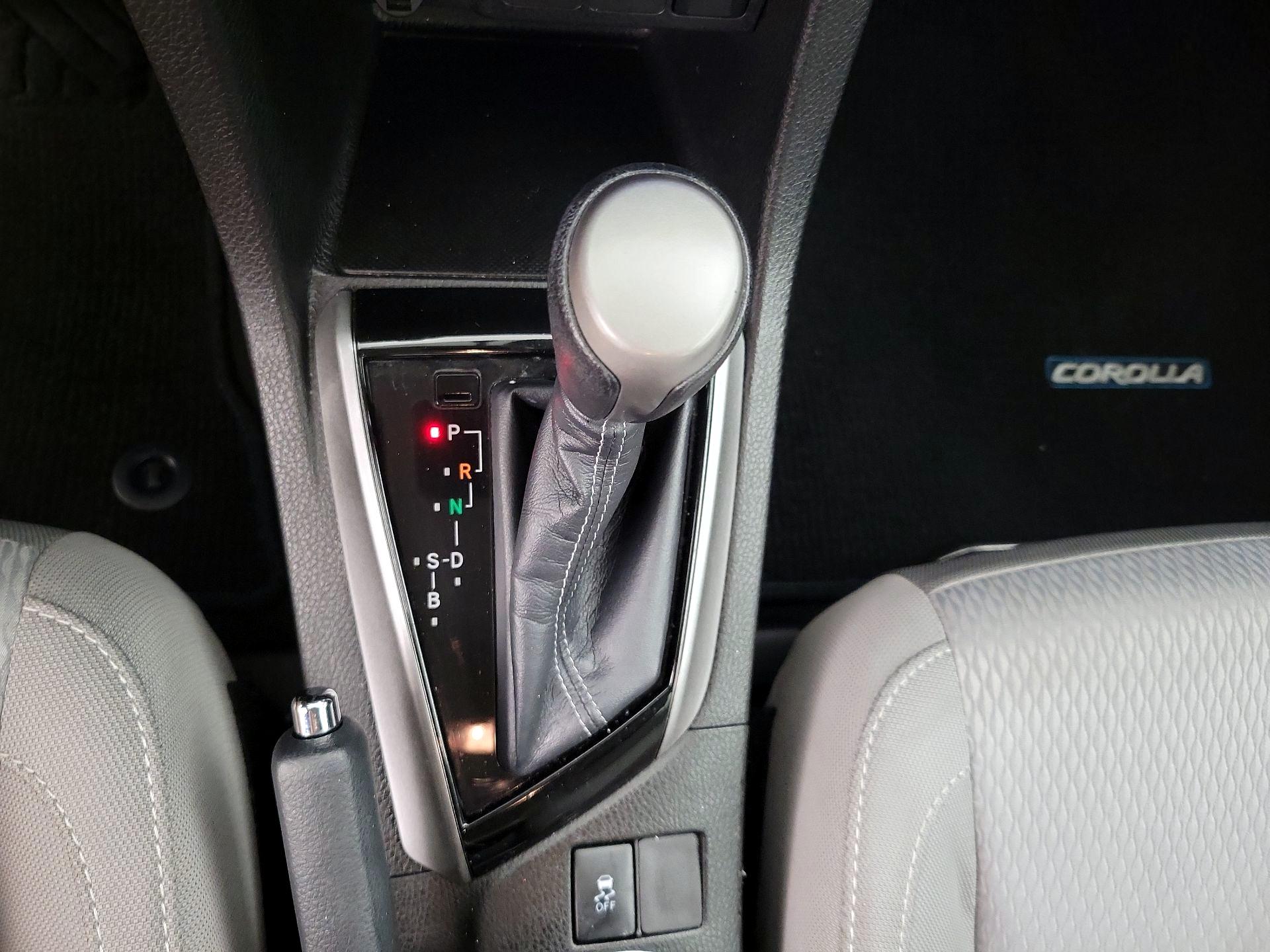 Thumbnail: 2015 Toyota Corolla - 17