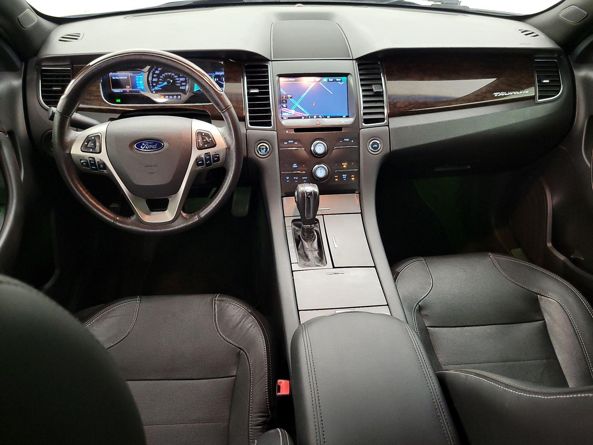 Thumbnail: 2015 Ford Taurus - 9