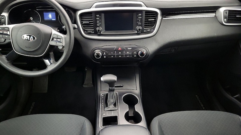2020 Kia Sorento LX 9