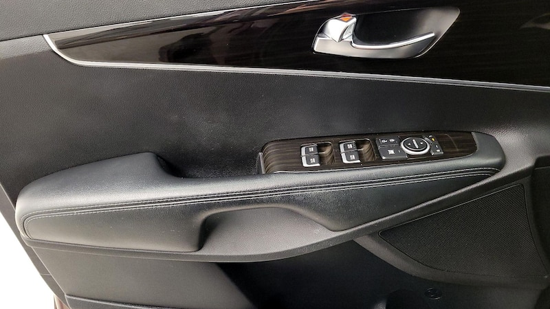 2020 Kia Sorento LX 12