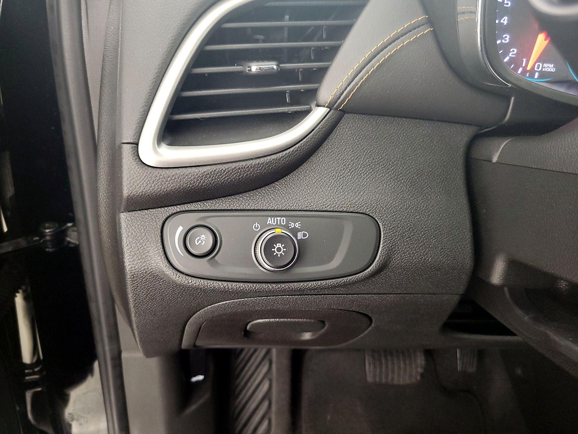 Thumbnail: 2019 Chevrolet Trax - 13