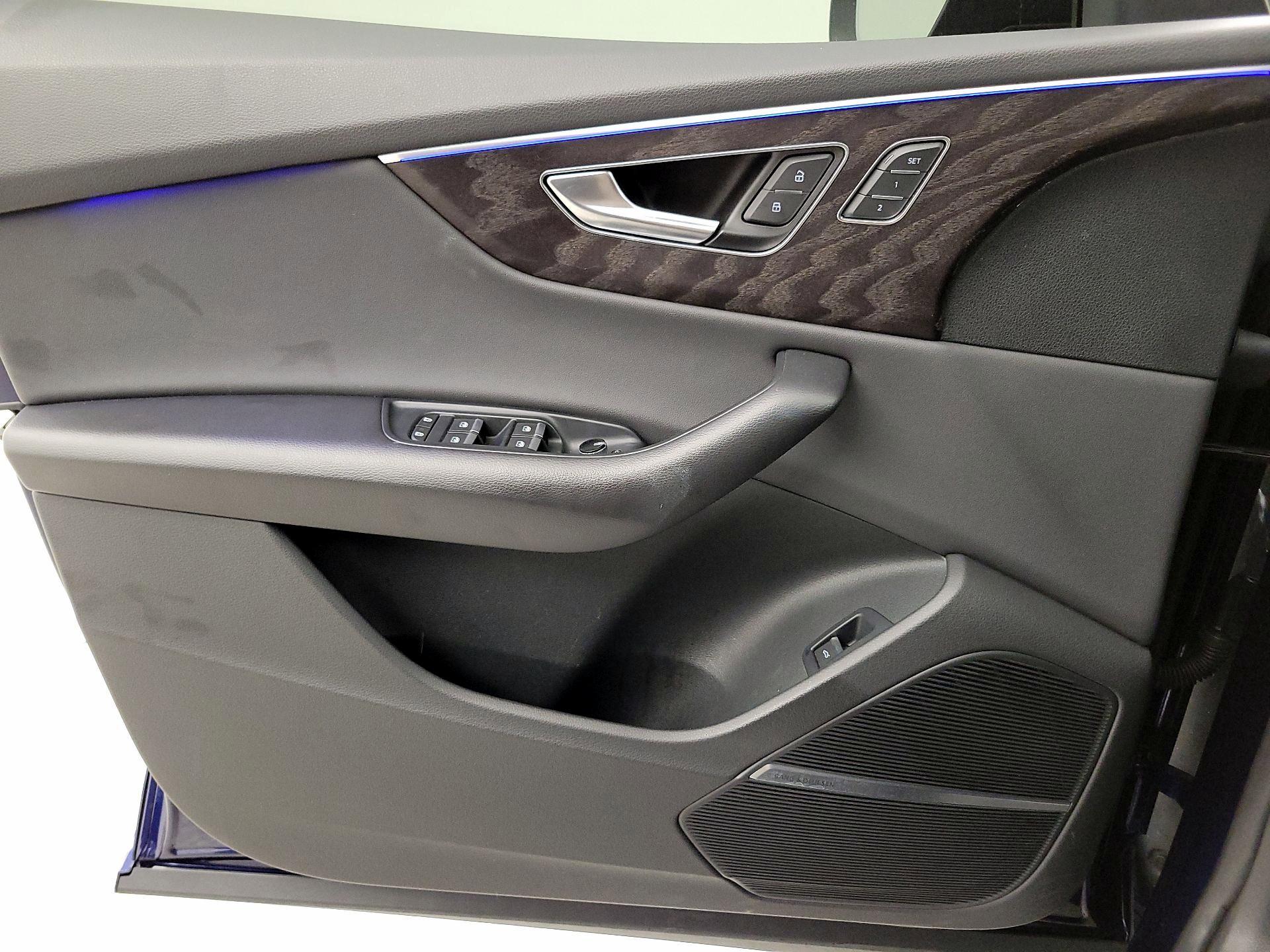 Thumbnail: 2021 Audi Q8 - 12