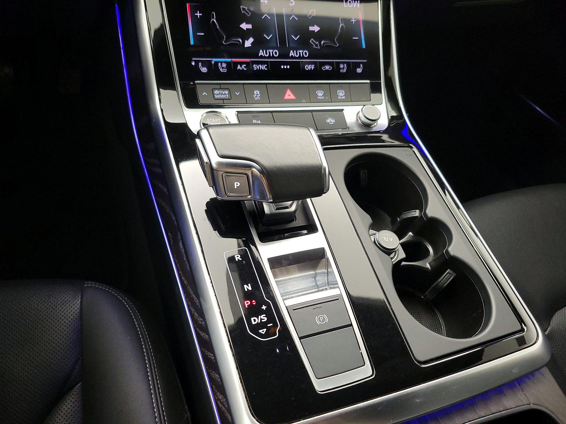Thumbnail: 2021 Audi Q8 - 17