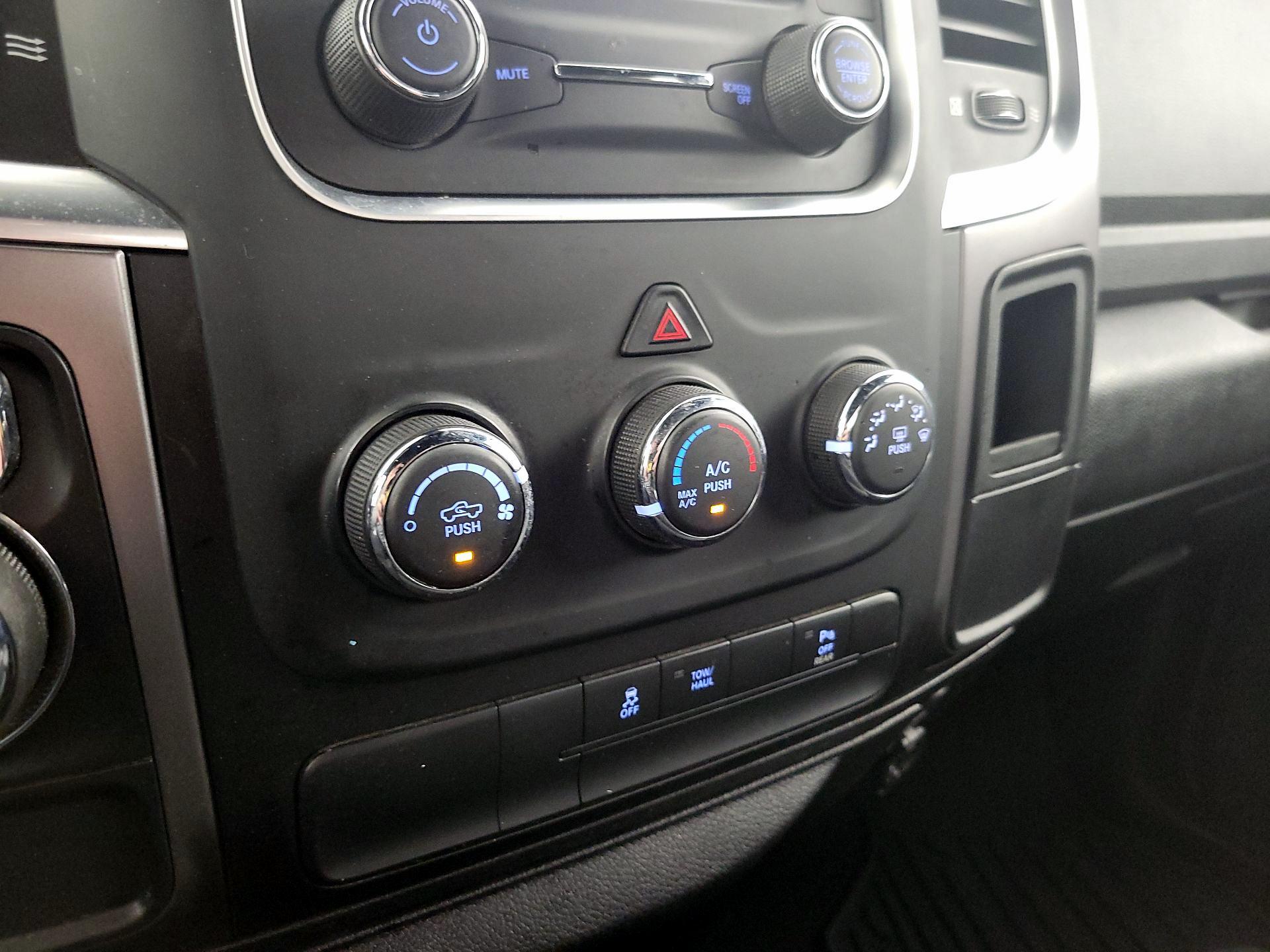 Thumbnail: 2021 RAM 1500 Classic - 16