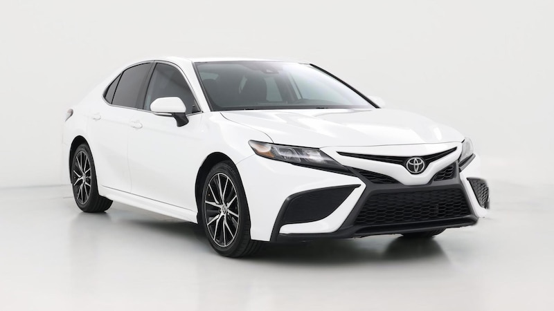 2022 Toyota Camry SE Hero Image