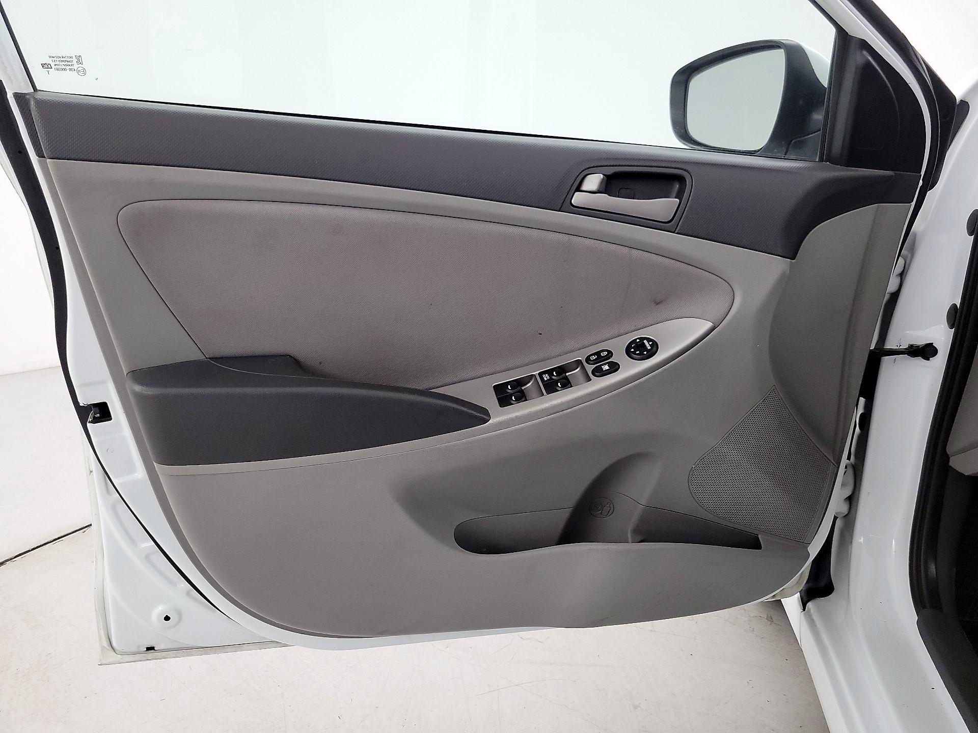 Thumbnail: 2017 Hyundai Accent - 12