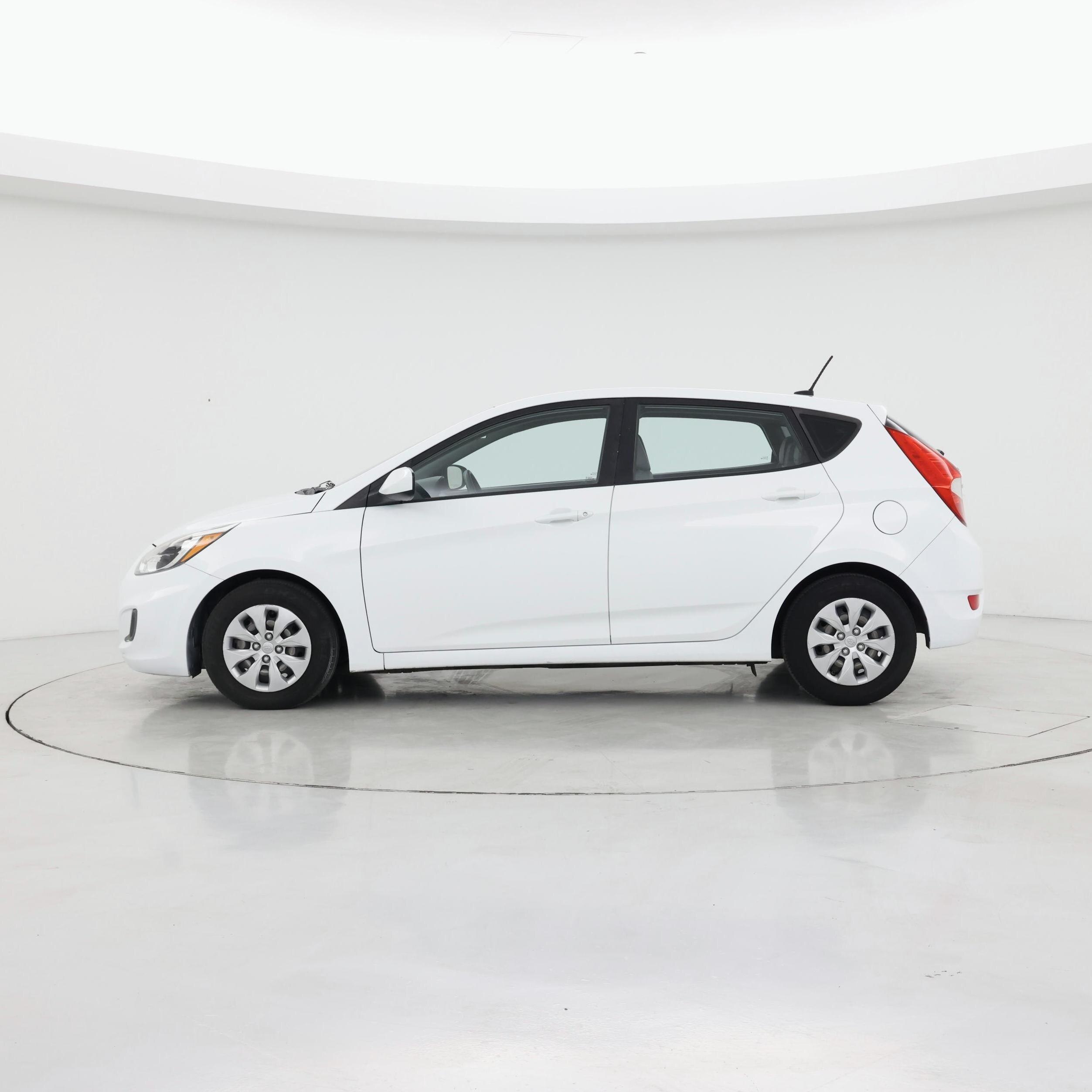 Thumbnail: 2017 Hyundai Accent - 3