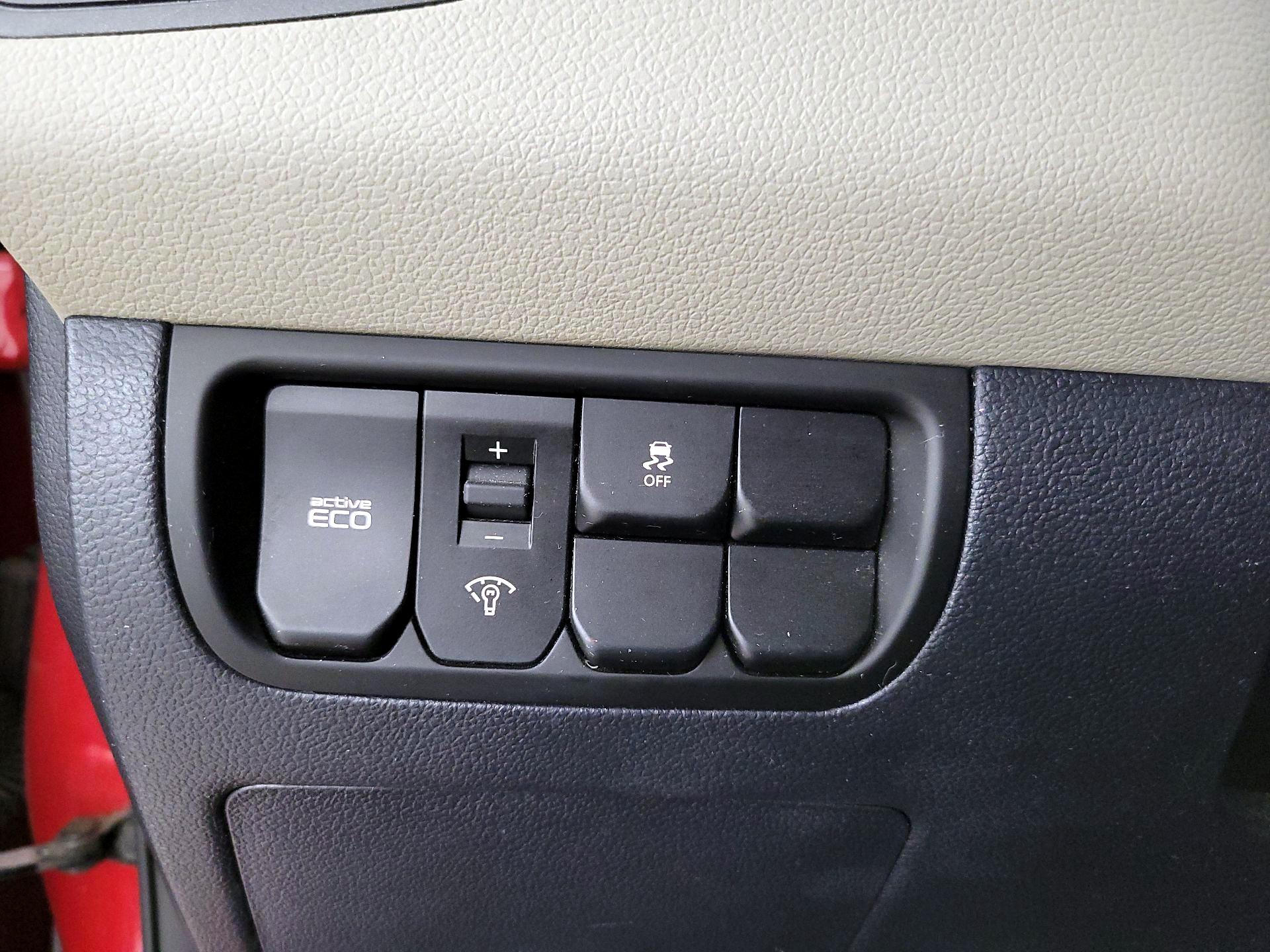 Thumbnail: 2013 Kia Rio - 13