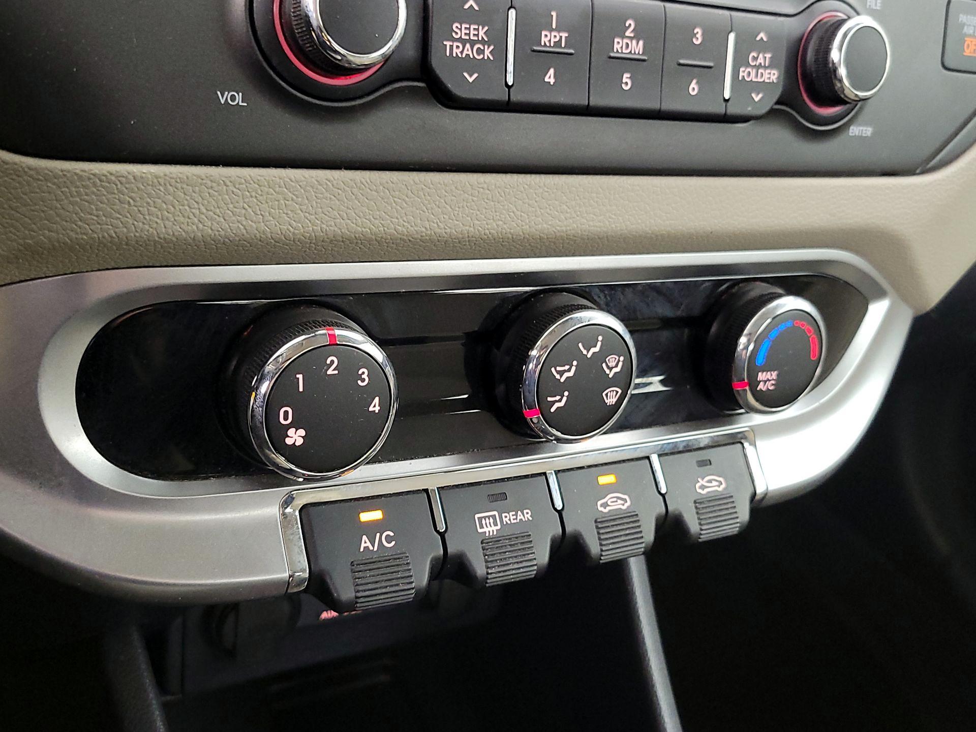 Thumbnail: 2013 Kia Rio - 15