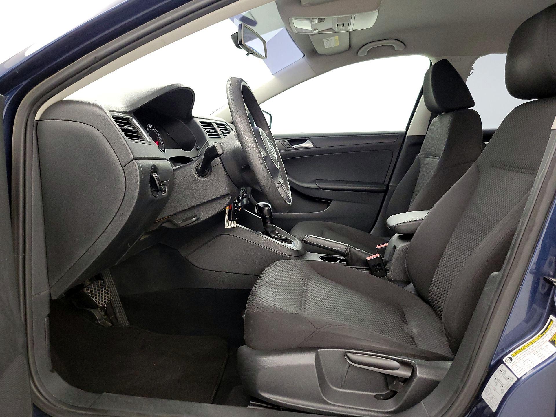 Thumbnail: 2014 Volkswagen Jetta - 11