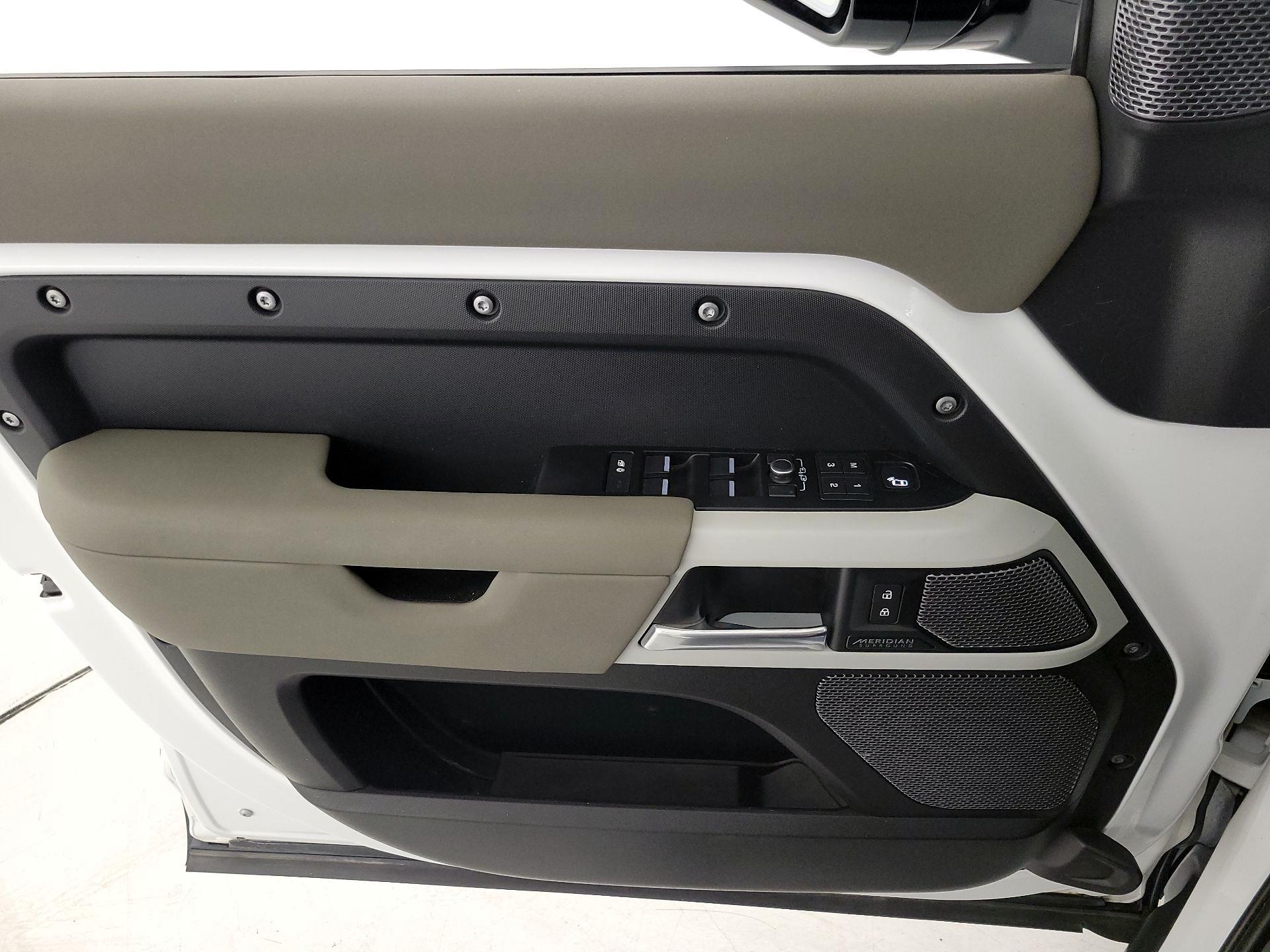 Thumbnail: 2022 Land Rover Defender - 12