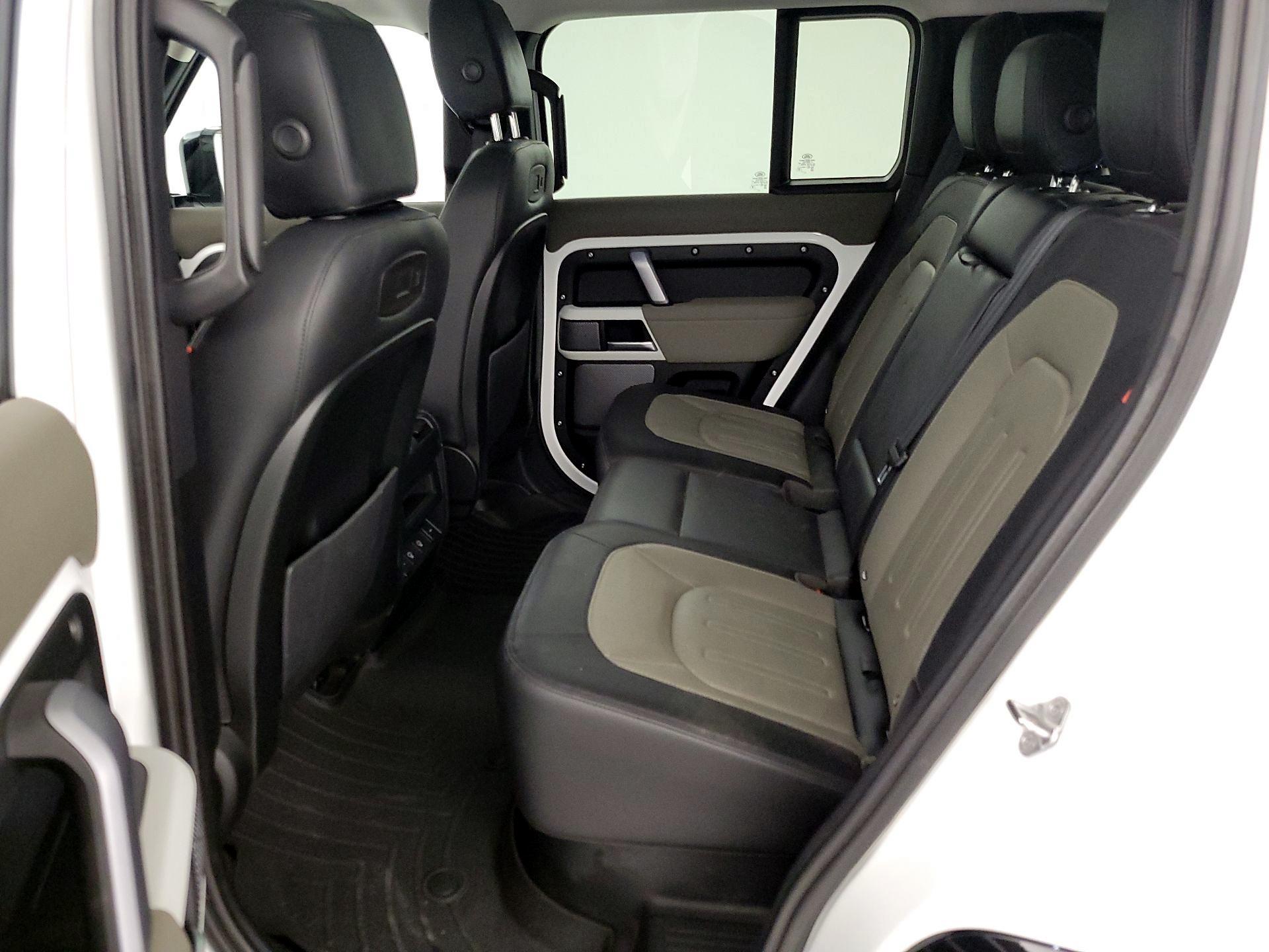 Thumbnail: 2022 Land Rover Defender - 19
